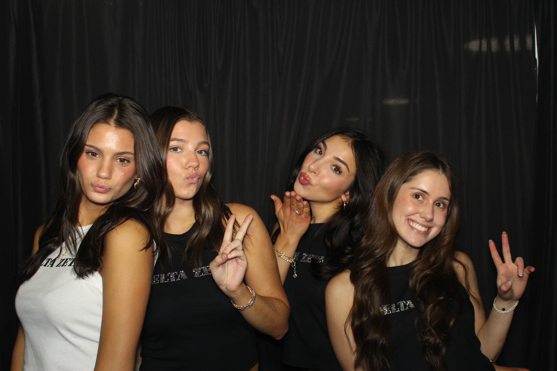 Delta Zeta Bid Day | View more photos from the event at gallery.photoboothcincy.com/u/PhotoBoothCincy/Delta-Zeta-Bid-Day