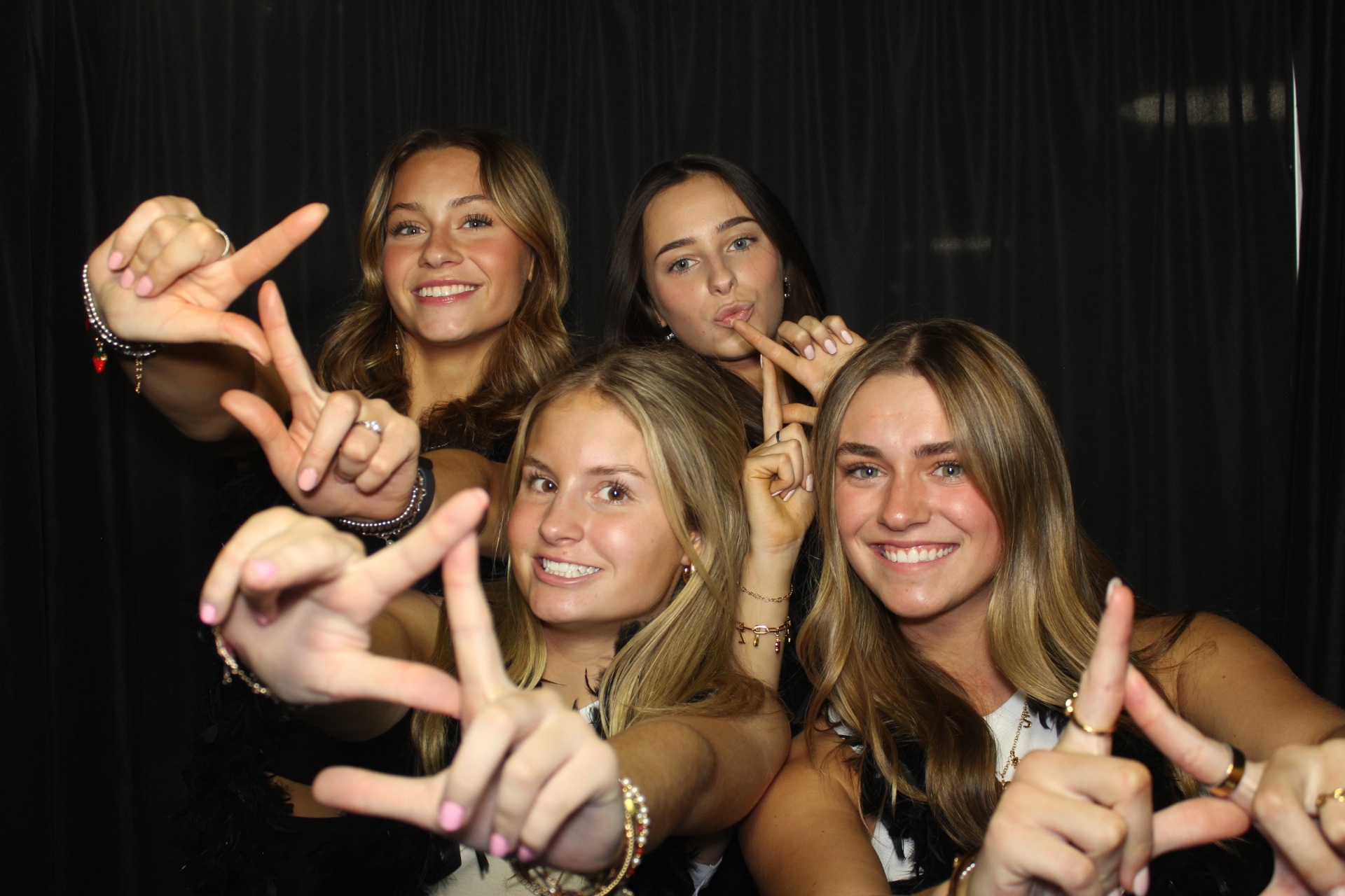 Delta Zeta Bid Day | View more photos from the event at gallery.photoboothcincy.com/u/PhotoBoothCincy/Delta-Zeta-Bid-Day
