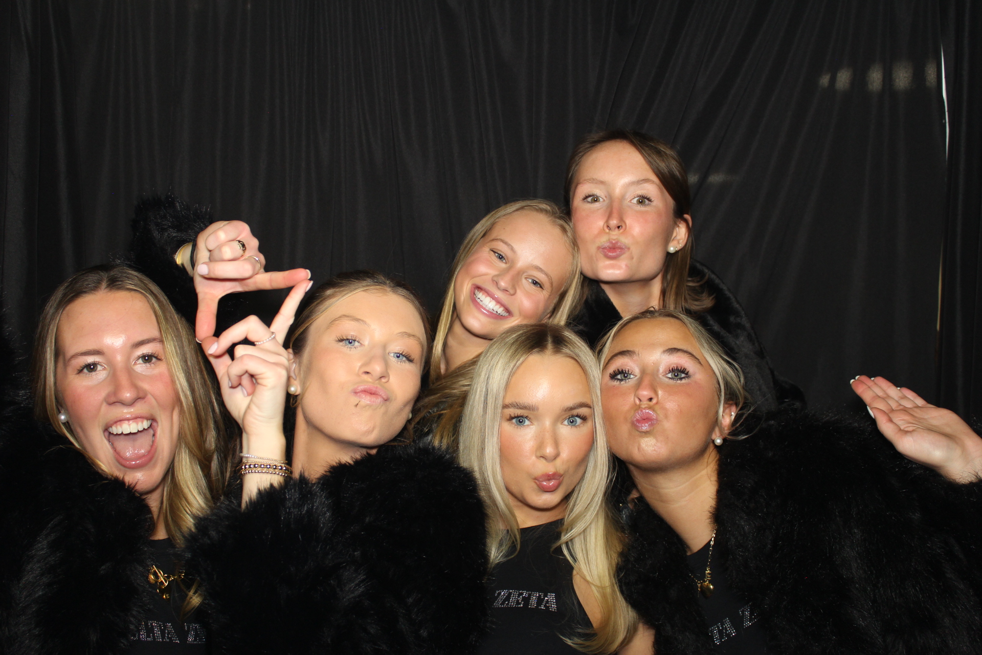 Delta Zeta Bid Day | View more photos from the event at gallery.photoboothcincy.com/u/PhotoBoothCincy/Delta-Zeta-Bid-Day
