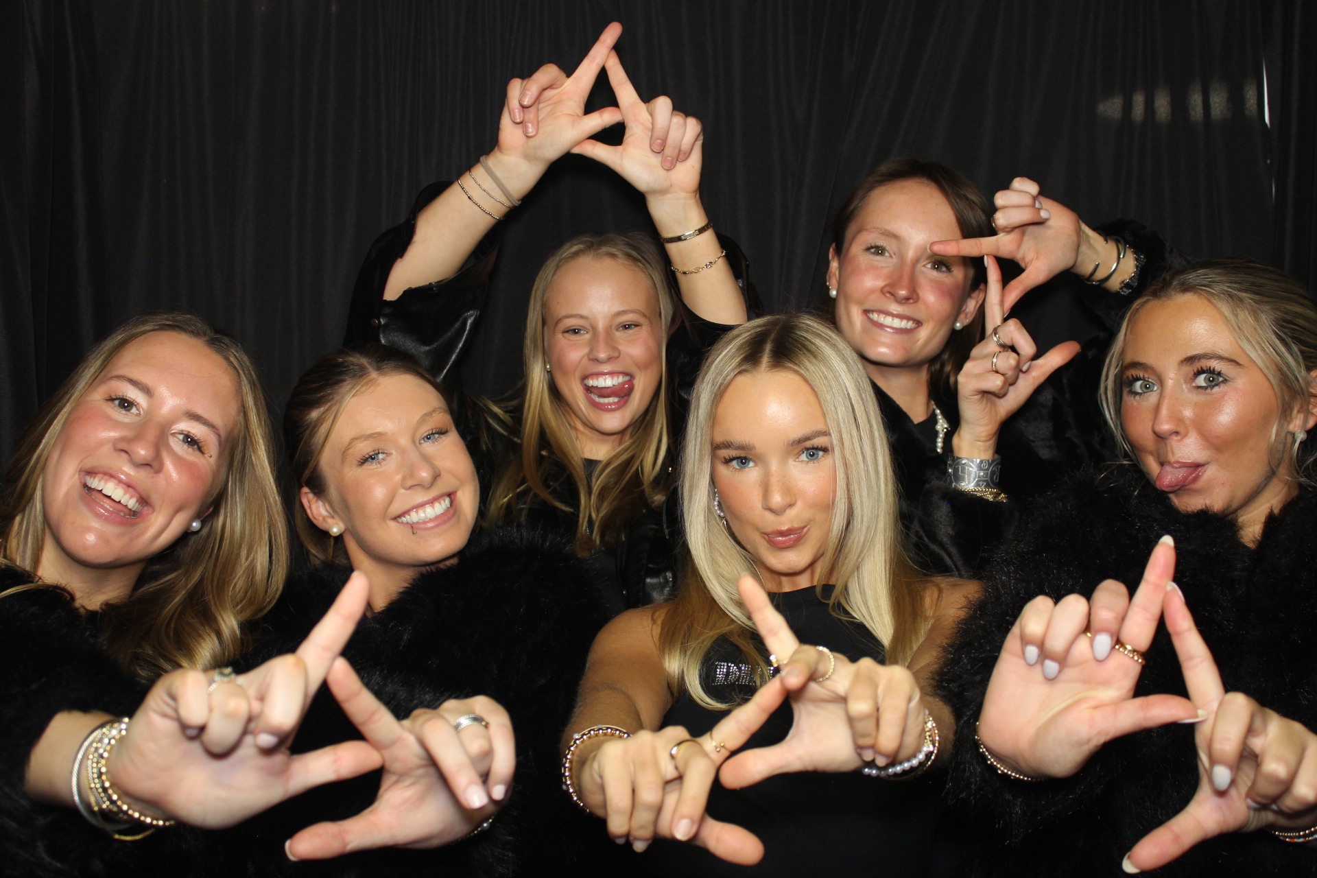 Delta Zeta Bid Day | View more photos from the event at gallery.photoboothcincy.com/u/PhotoBoothCincy/Delta-Zeta-Bid-Day