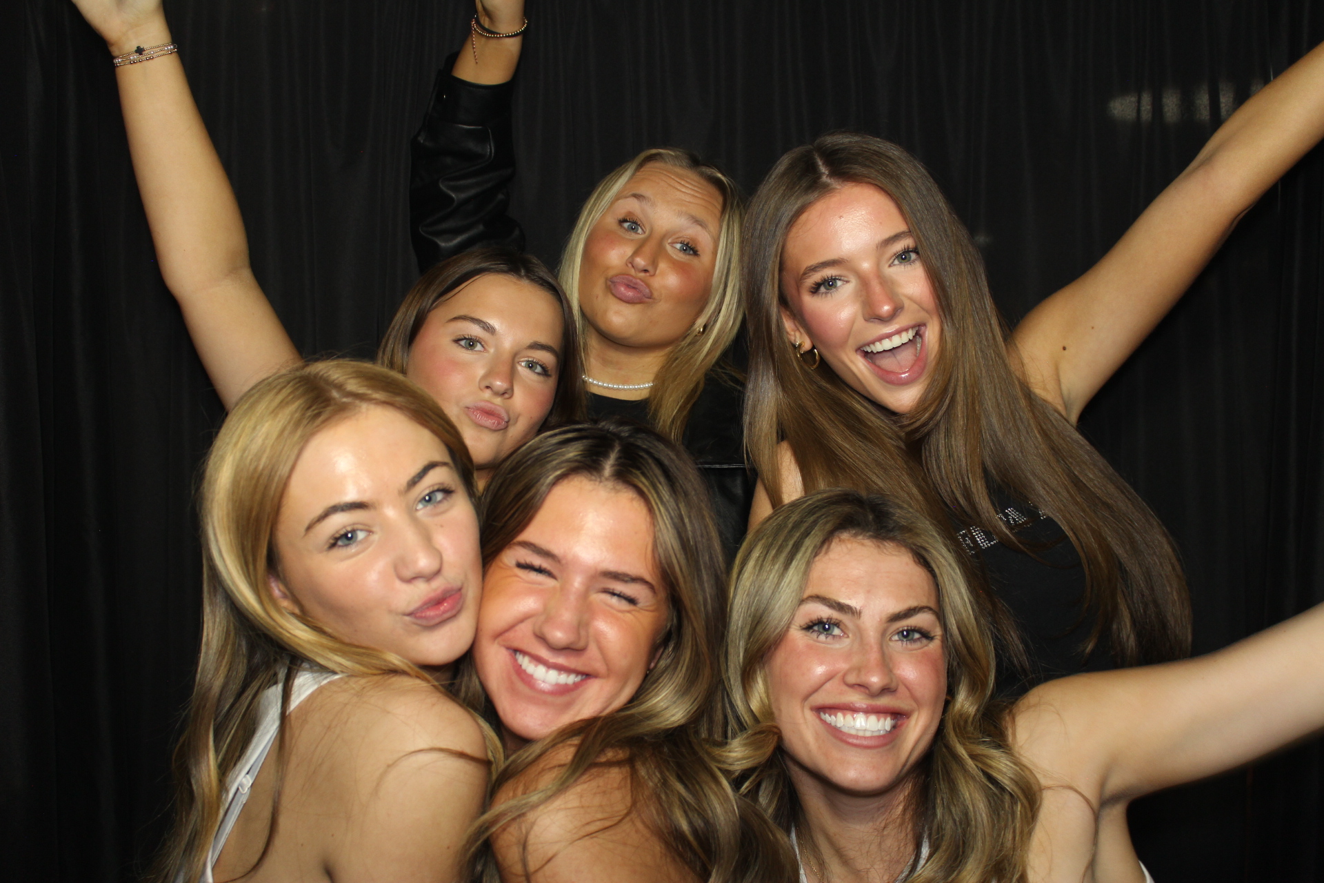 Delta Zeta Bid Day | View more photos from the event at gallery.photoboothcincy.com/u/PhotoBoothCincy/Delta-Zeta-Bid-Day