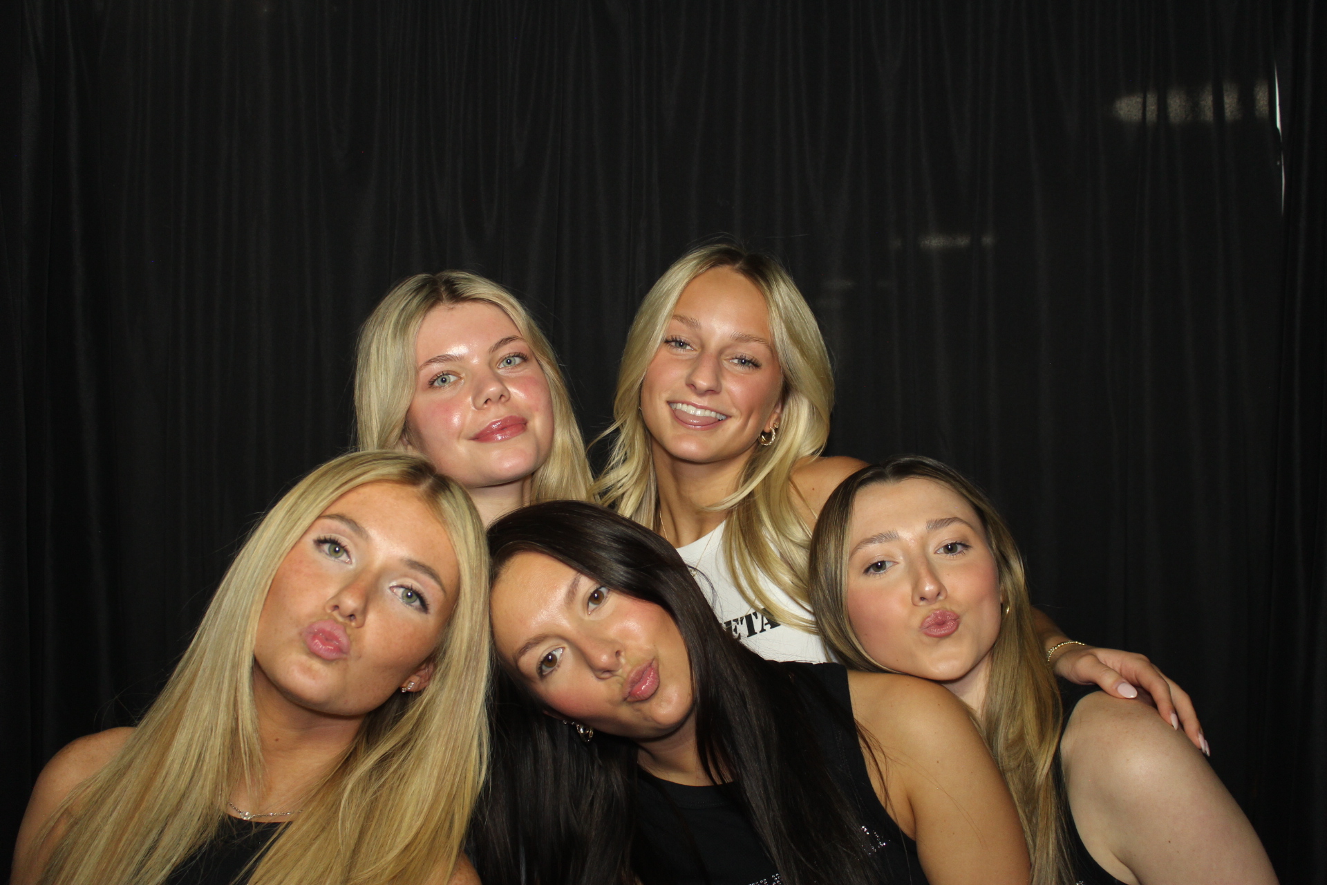 Delta Zeta Bid Day | View more photos from the event at gallery.photoboothcincy.com/u/PhotoBoothCincy/Delta-Zeta-Bid-Day
