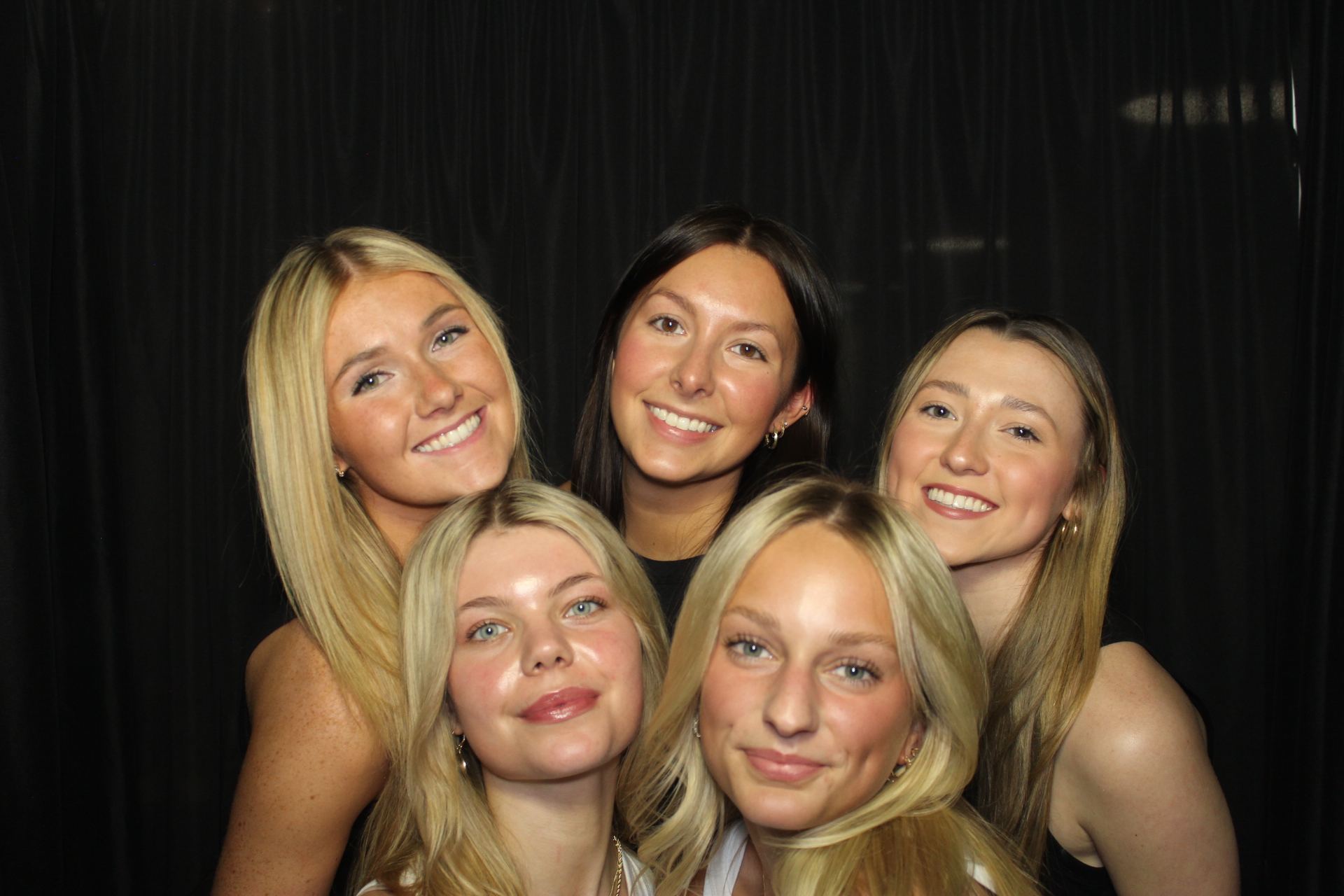 Delta Zeta Bid Day | View more photos from the event at gallery.photoboothcincy.com/u/PhotoBoothCincy/Delta-Zeta-Bid-Day