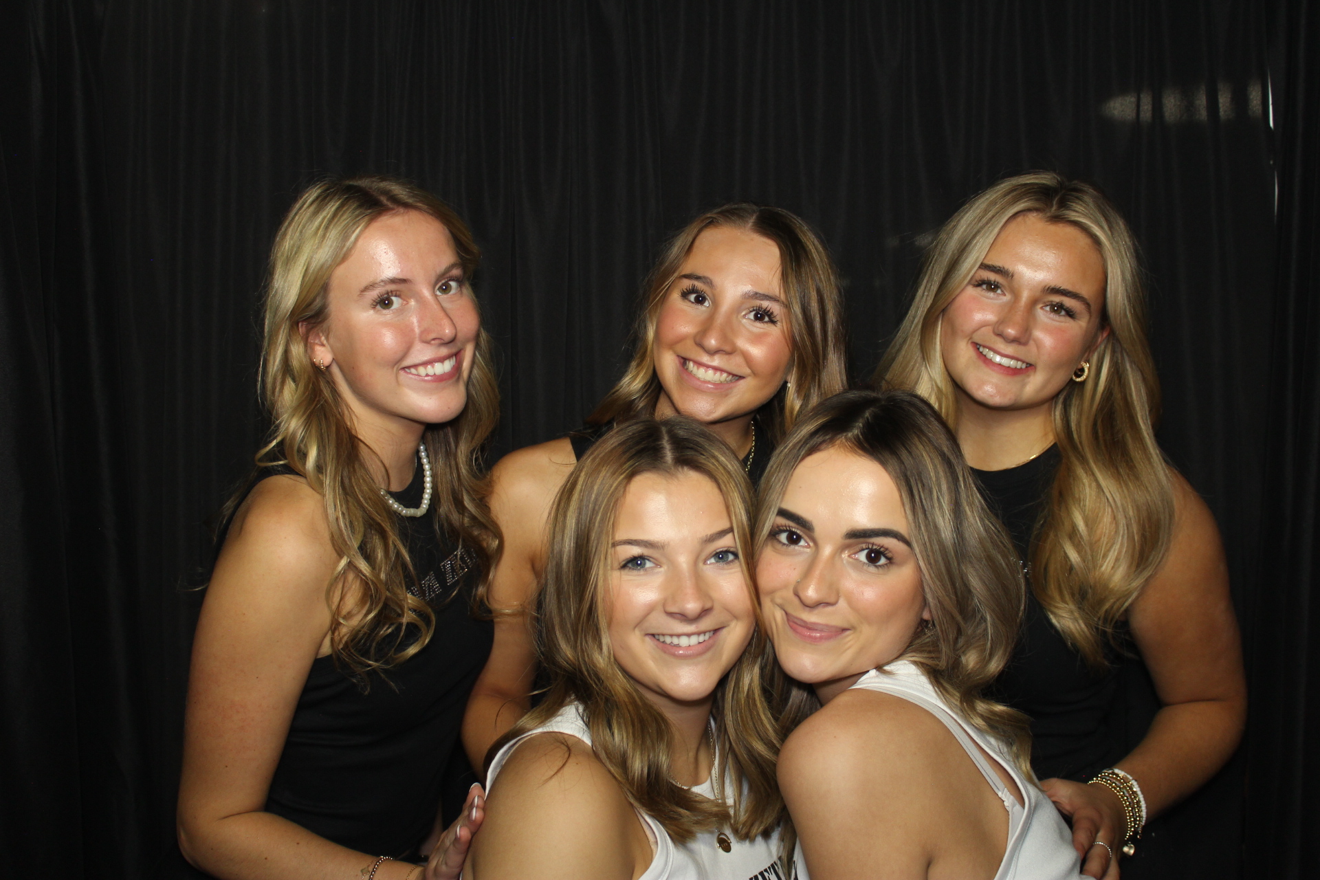 Delta Zeta Bid Day | View more photos from the event at gallery.photoboothcincy.com/u/PhotoBoothCincy/Delta-Zeta-Bid-Day