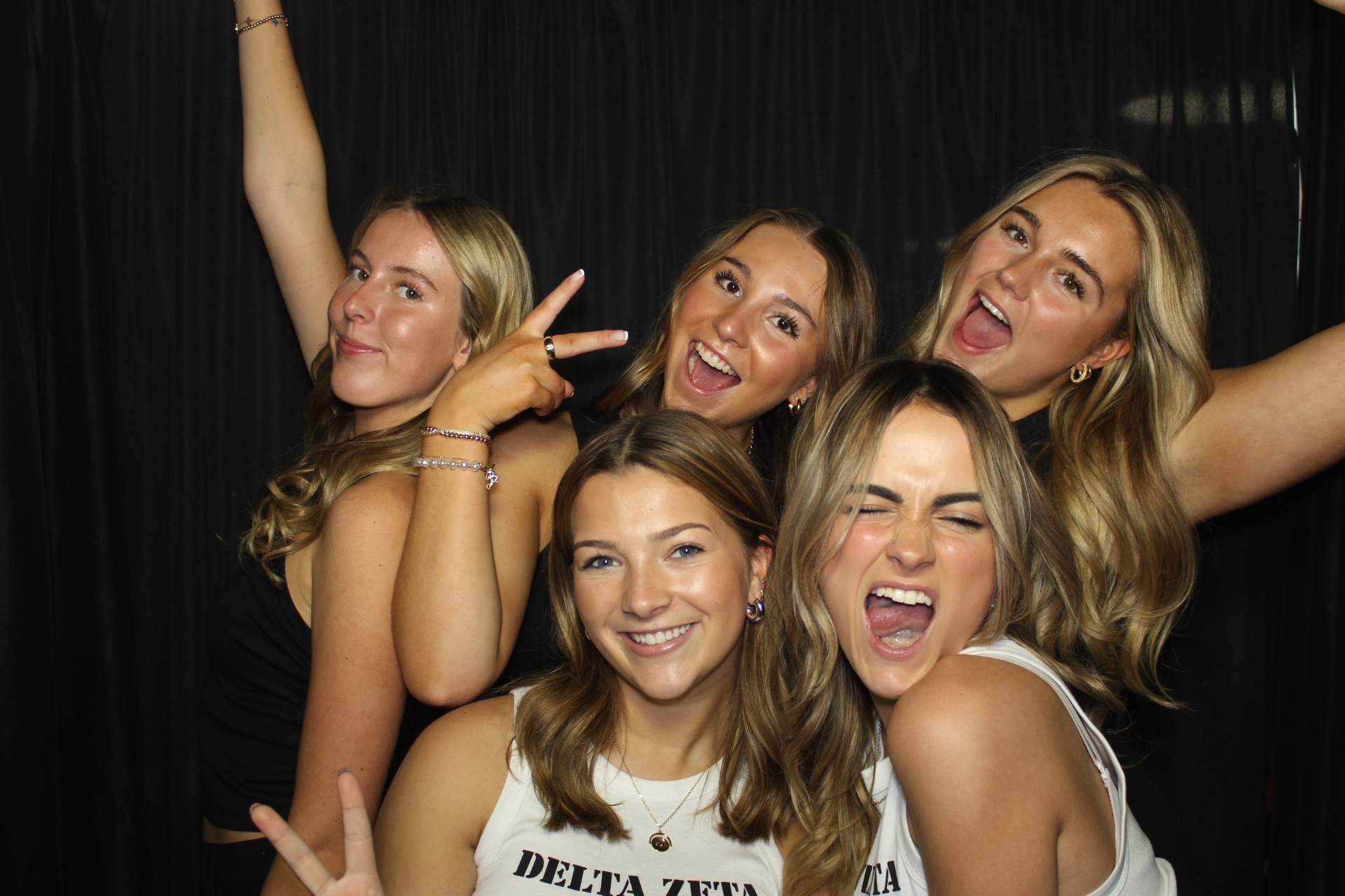 Delta Zeta Bid Day | View more photos from the event at gallery.photoboothcincy.com/u/PhotoBoothCincy/Delta-Zeta-Bid-Day