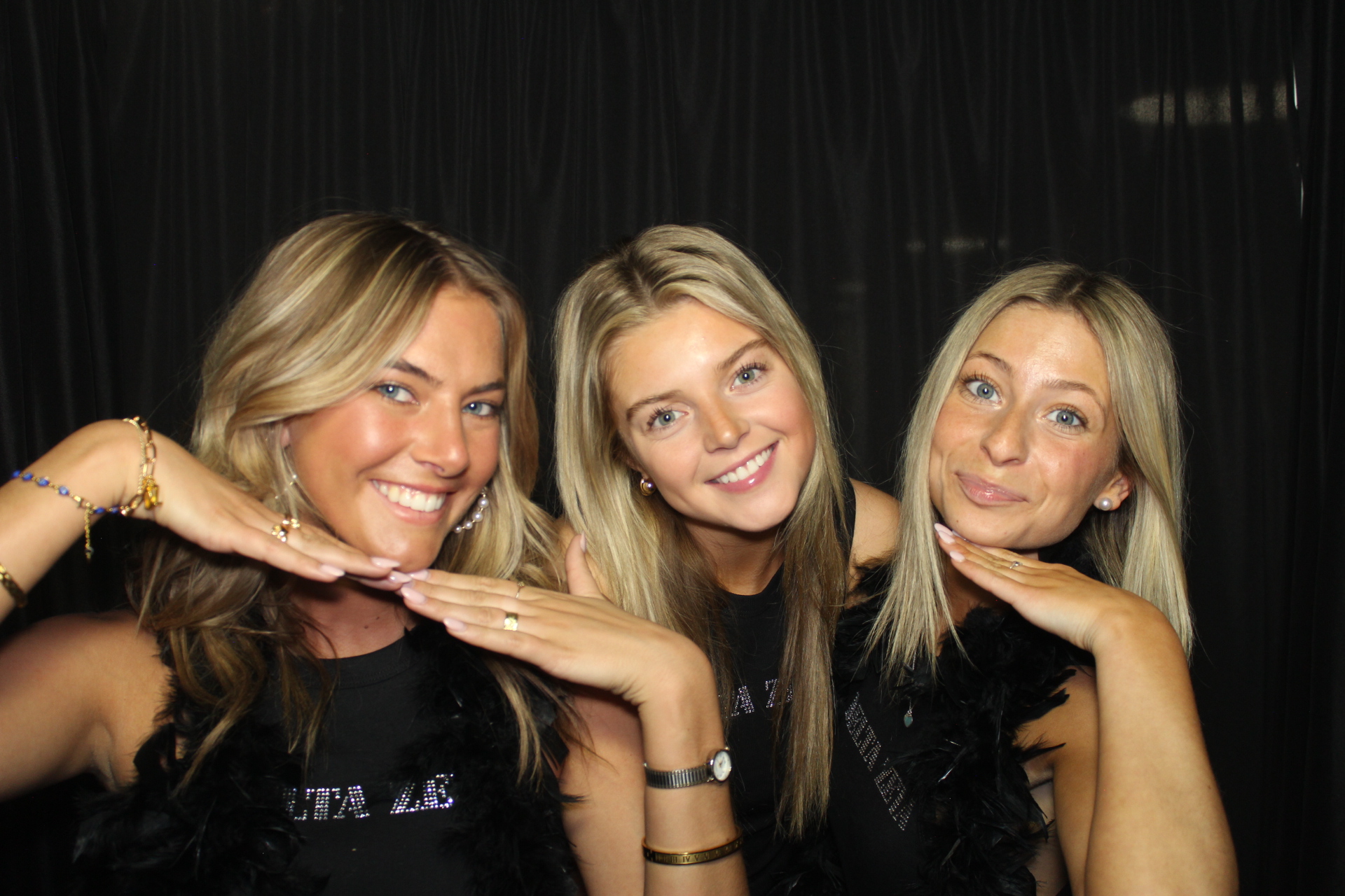 Delta Zeta Bid Day | View more photos from the event at gallery.photoboothcincy.com/u/PhotoBoothCincy/Delta-Zeta-Bid-Day
