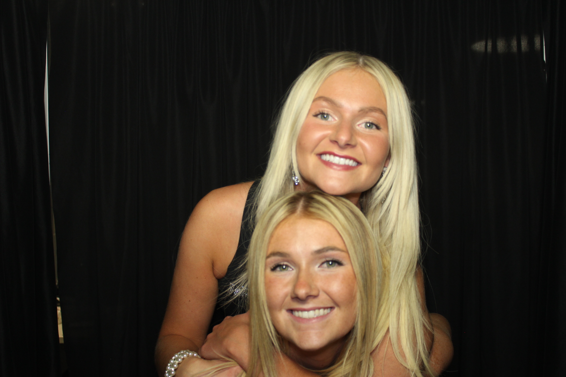 Delta Zeta Bid Day | View more photos from the event at gallery.photoboothcincy.com/u/PhotoBoothCincy/Delta-Zeta-Bid-Day