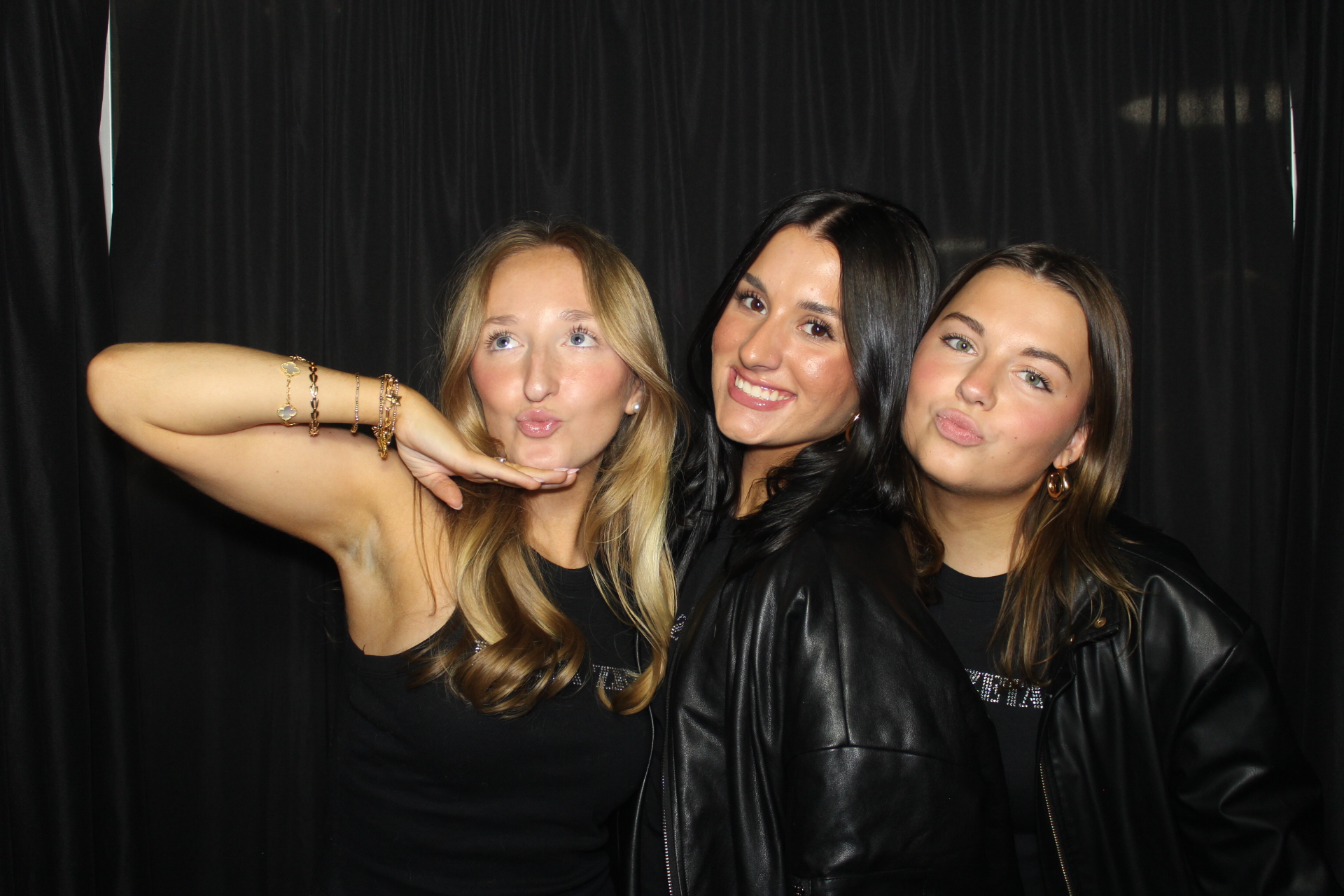 Delta Zeta Bid Day | View more photos from the event at gallery.photoboothcincy.com/u/PhotoBoothCincy/Delta-Zeta-Bid-Day