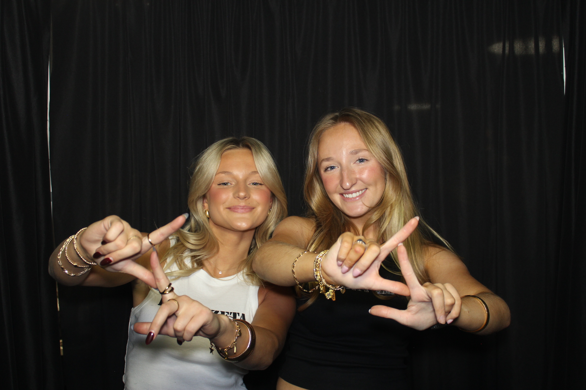 Delta Zeta Bid Day | View more photos from the event at gallery.photoboothcincy.com/u/PhotoBoothCincy/Delta-Zeta-Bid-Day