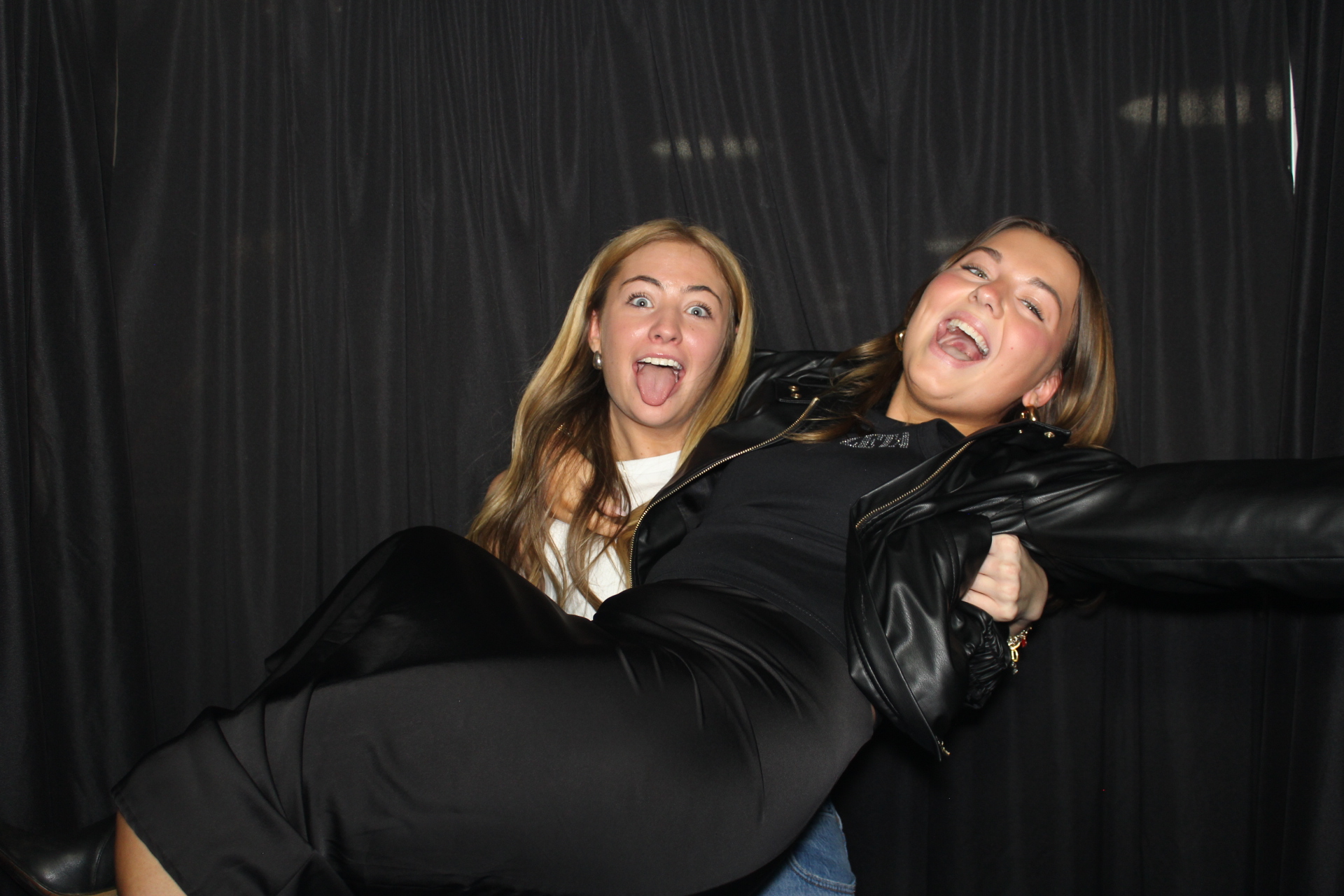 Delta Zeta Bid Day | View more photos from the event at gallery.photoboothcincy.com/u/PhotoBoothCincy/Delta-Zeta-Bid-Day