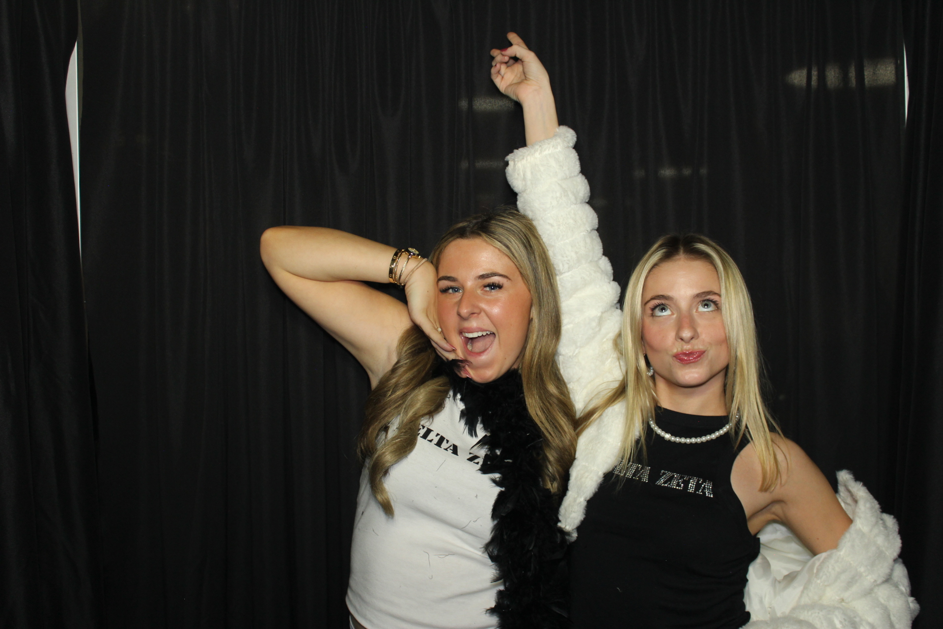 Delta Zeta Bid Day | View more photos from the event at gallery.photoboothcincy.com/u/PhotoBoothCincy/Delta-Zeta-Bid-Day