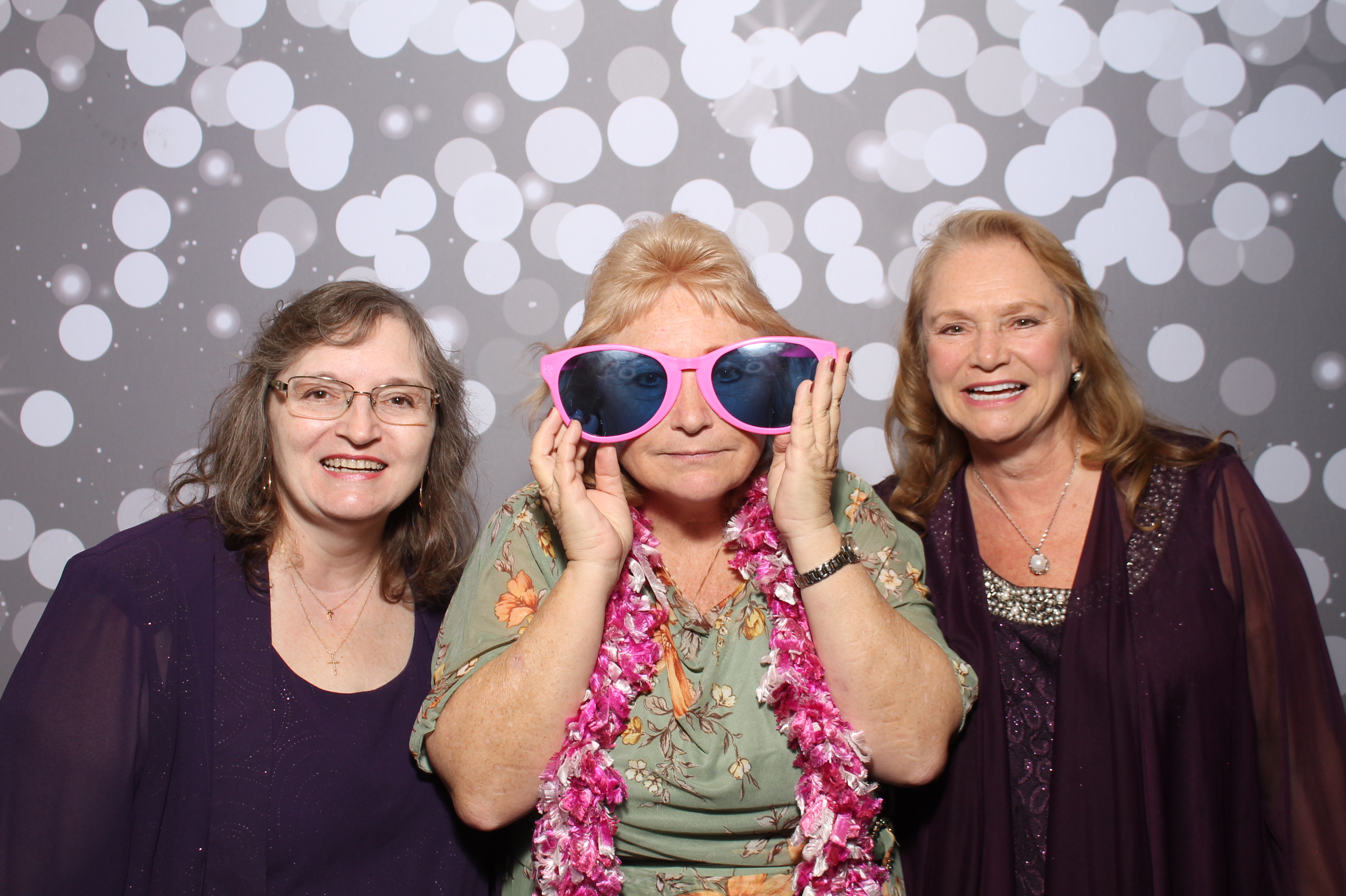 Edwards Wedding | View more photos from the event at gallery.photoboothcincy.com/u/PhotoBoothCincy/Edwards-Wedding
