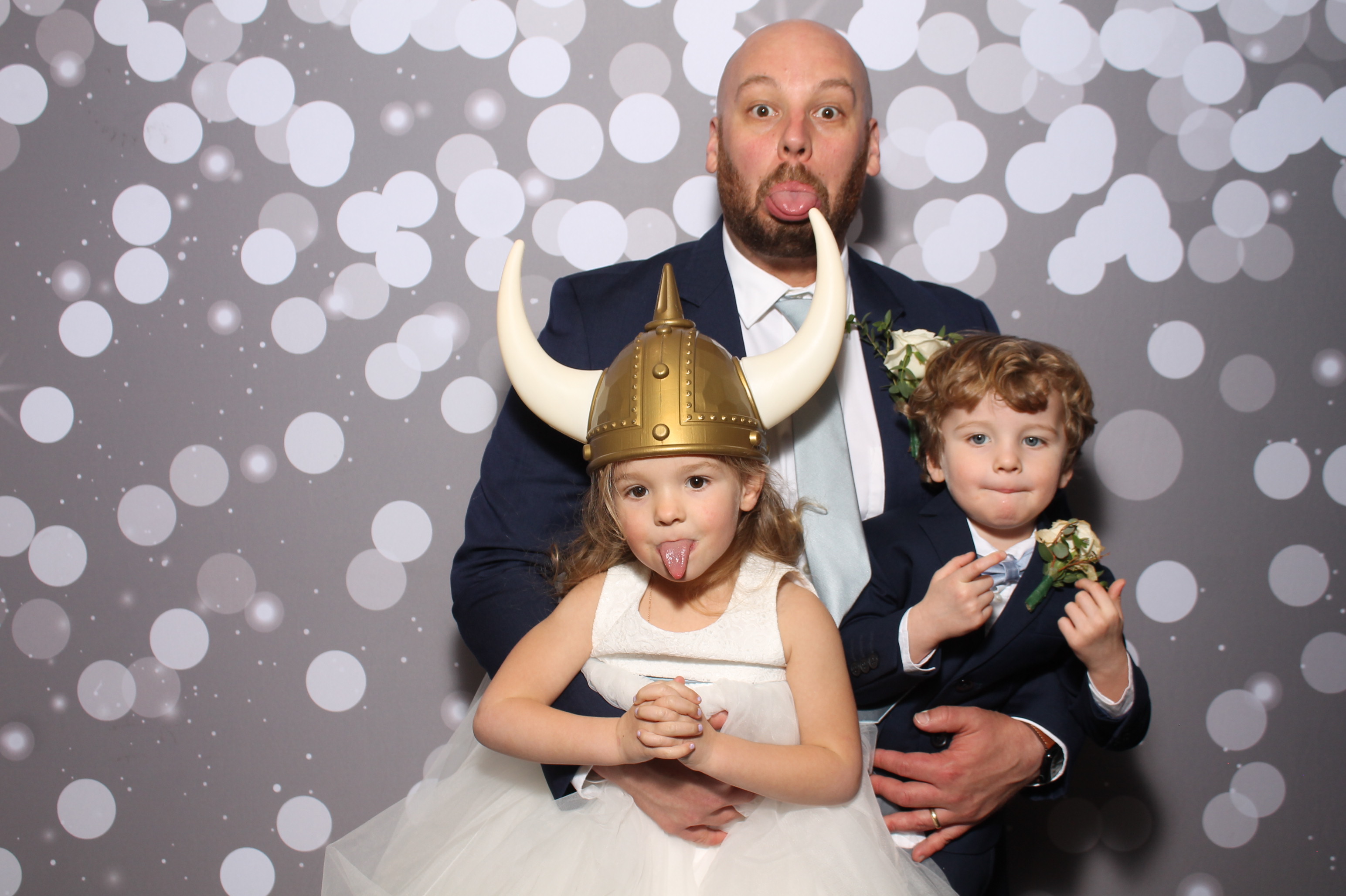 Edwards Wedding | View more photos from the event at gallery.photoboothcincy.com/u/PhotoBoothCincy/Edwards-Wedding