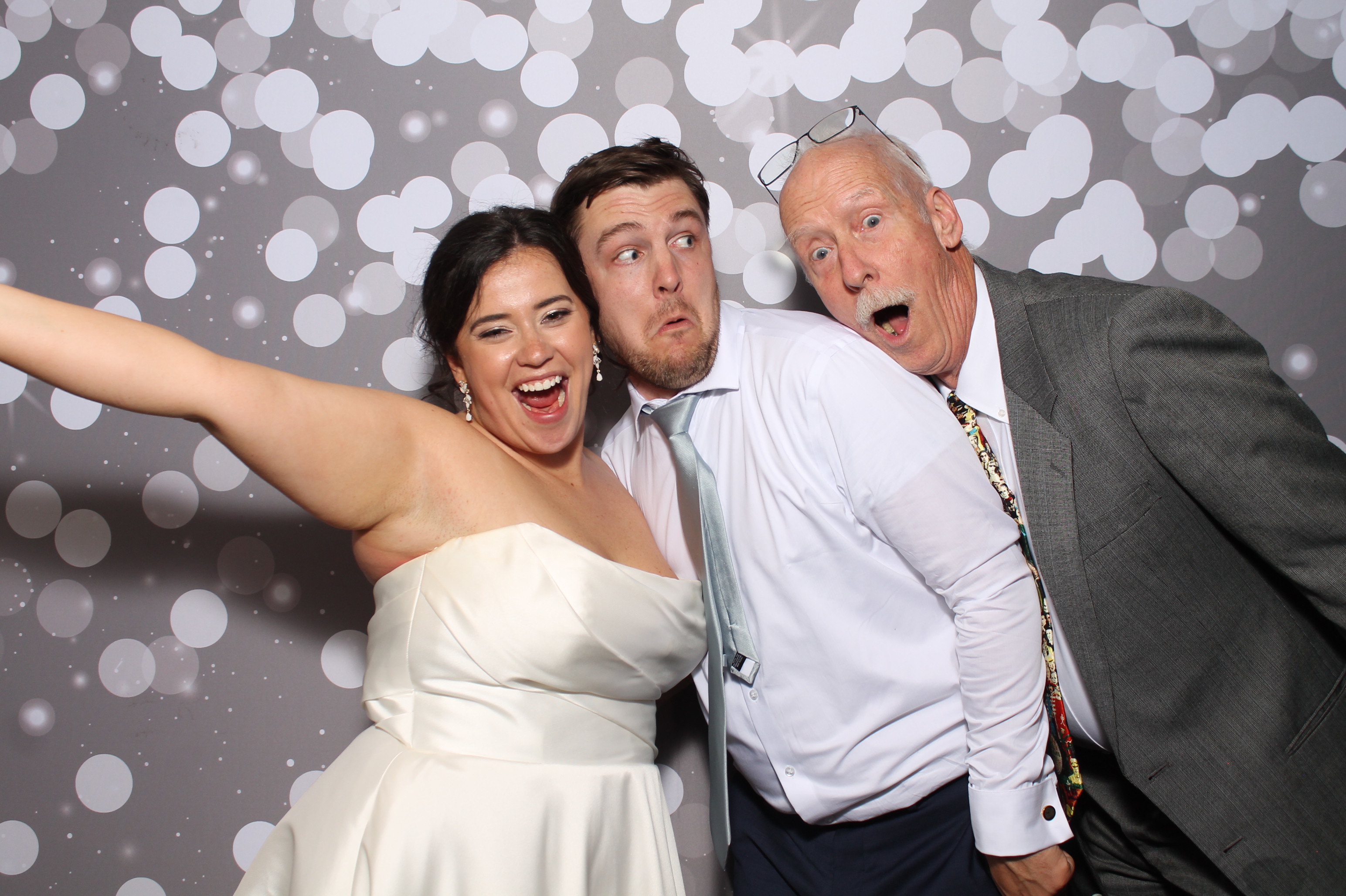 Edwards Wedding | View more photos from the event at gallery.photoboothcincy.com/u/PhotoBoothCincy/Edwards-Wedding