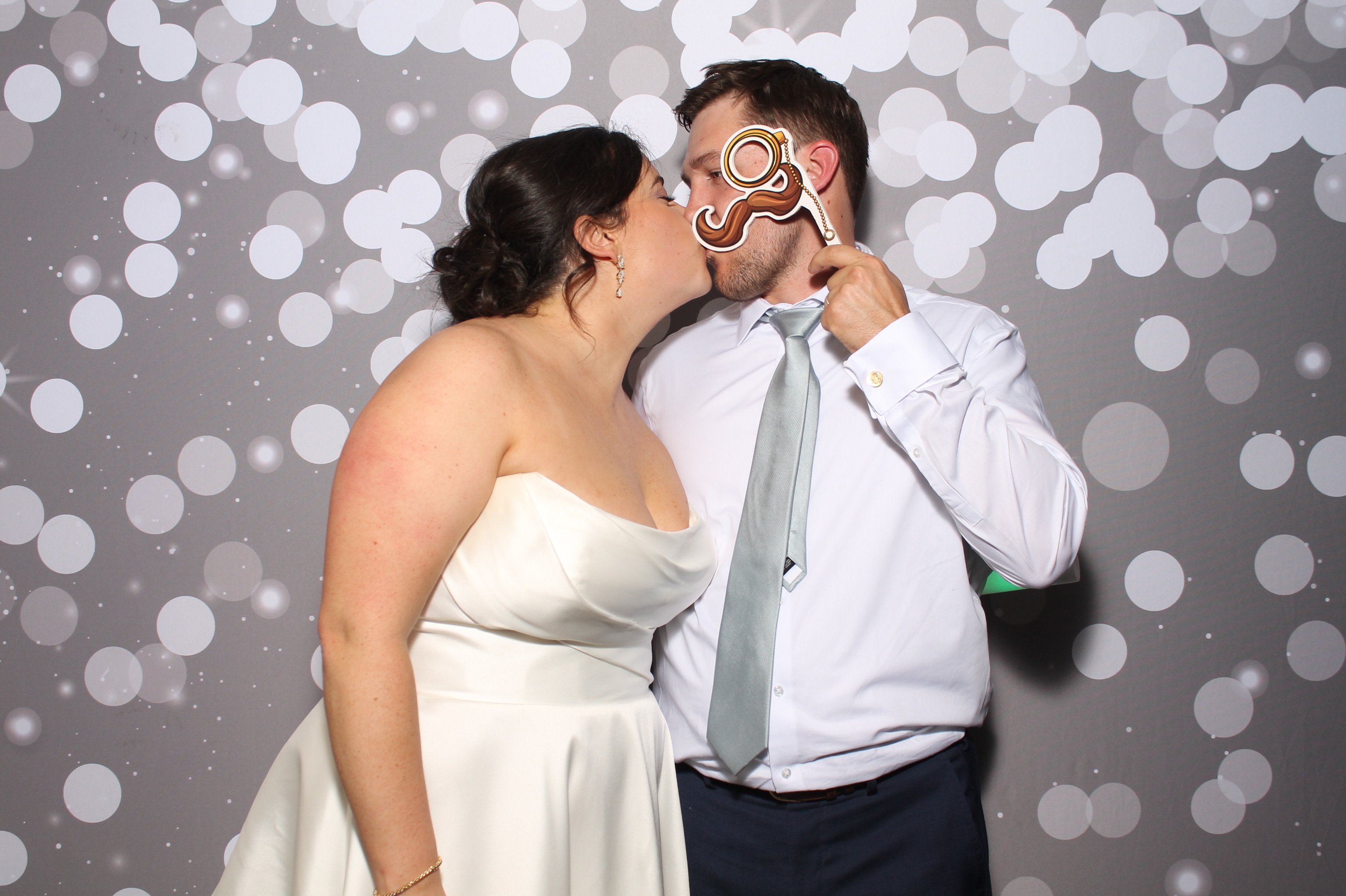 Edwards Wedding | View more photos from the event at gallery.photoboothcincy.com/u/PhotoBoothCincy/Edwards-Wedding