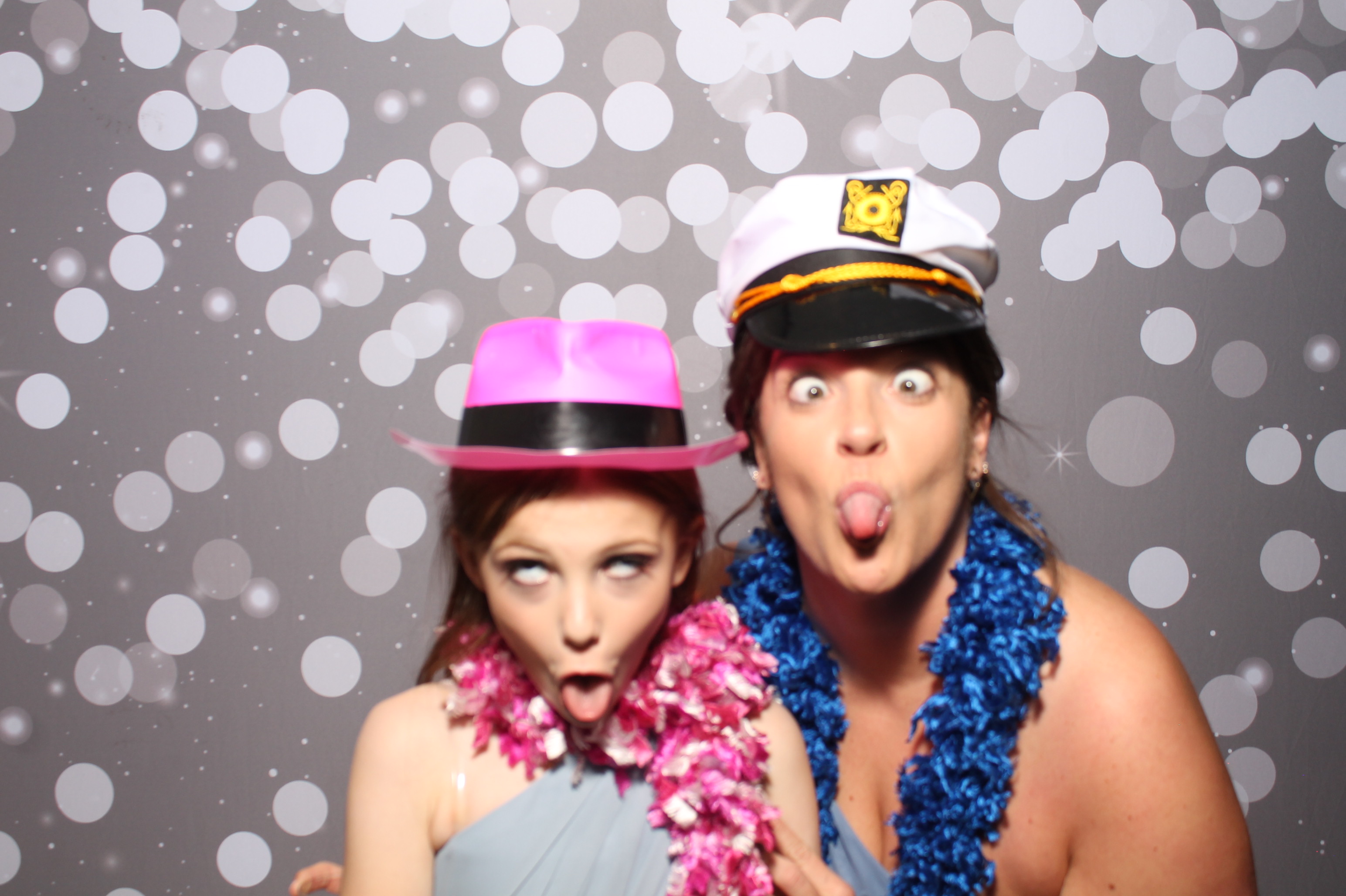 Edwards Wedding | View more photos from the event at gallery.photoboothcincy.com/u/PhotoBoothCincy/Edwards-Wedding