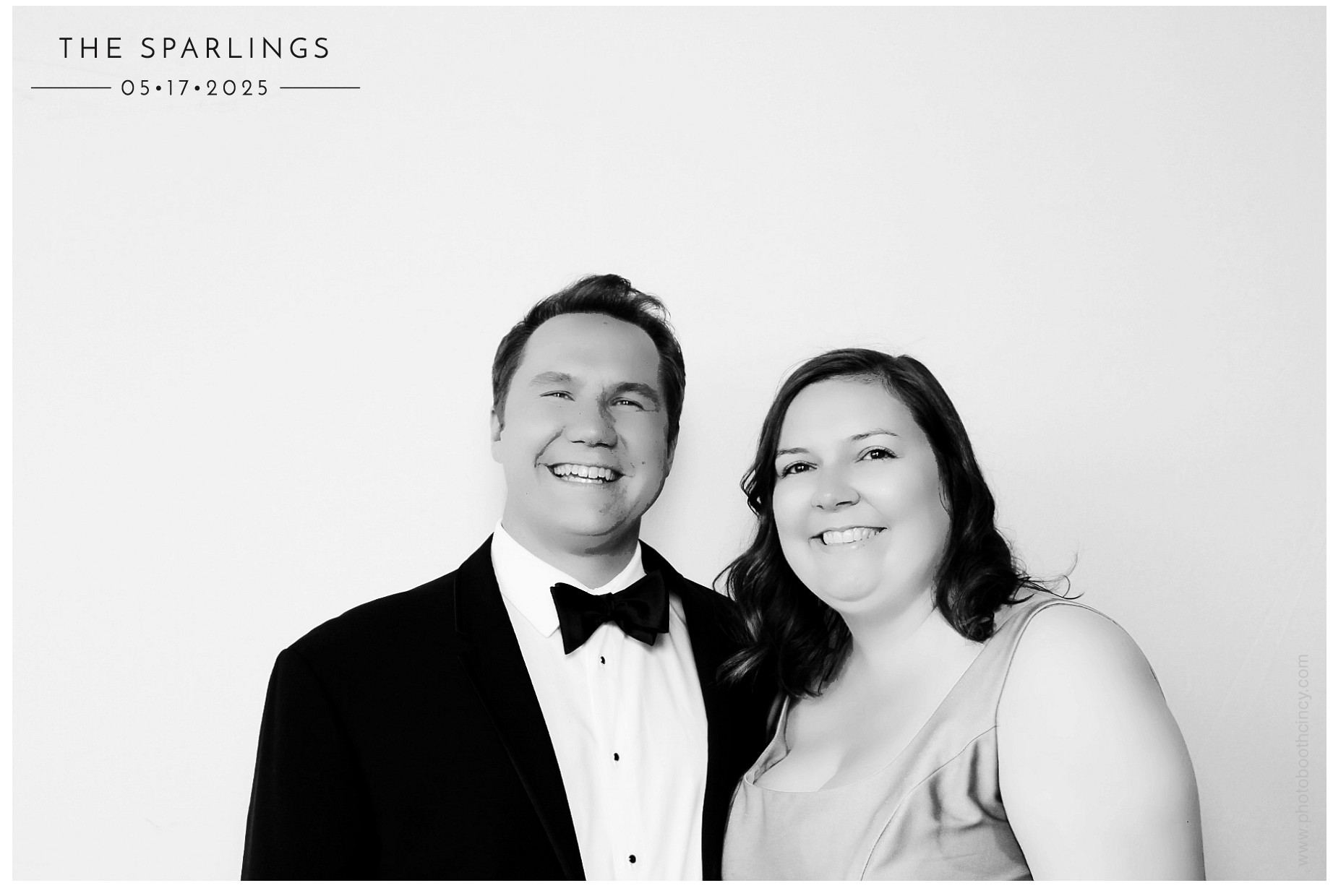 Emily & Matt | View more photos from the event at gallery.photoboothcincy.com/u/PhotoBoothCincy/Emily-Matt