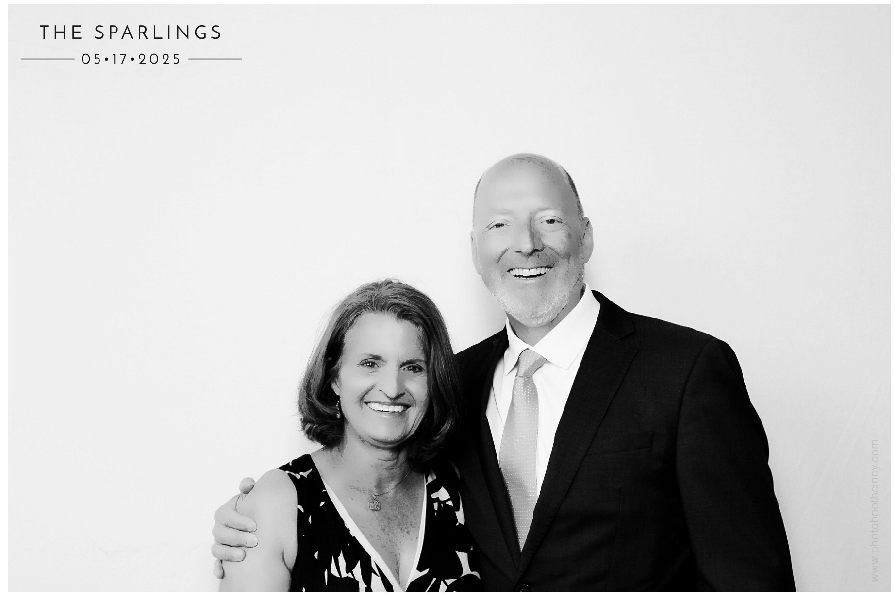 Emily & Matt | View more photos from the event at gallery.photoboothcincy.com/u/PhotoBoothCincy/Emily-Matt