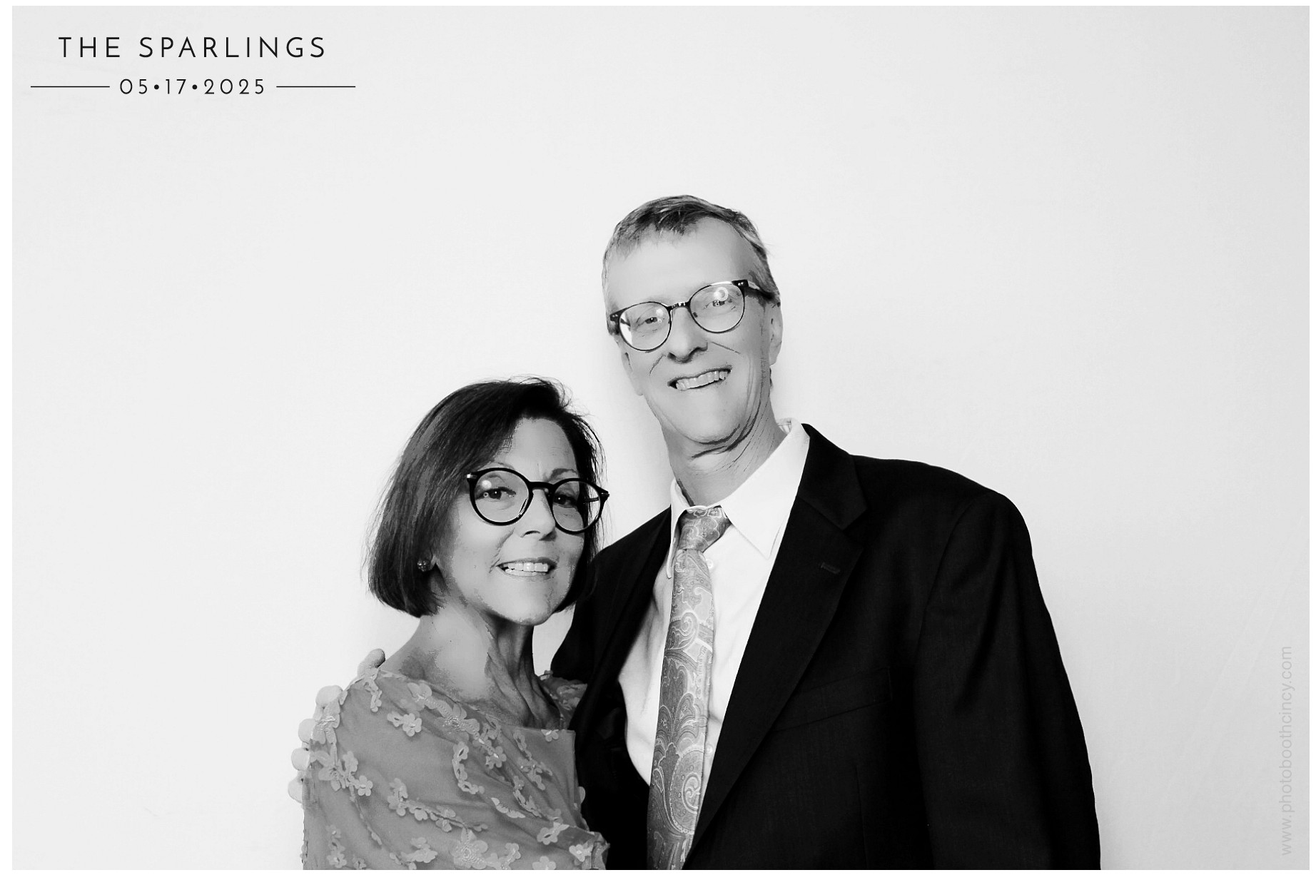 Emily & Matt | View more photos from the event at gallery.photoboothcincy.com/u/PhotoBoothCincy/Emily-Matt