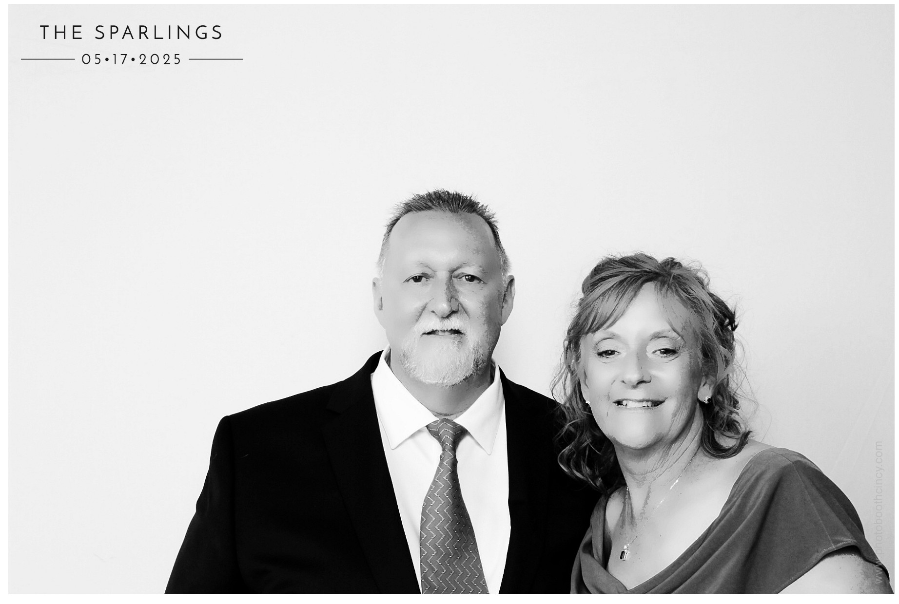 Emily & Matt | View more photos from the event at gallery.photoboothcincy.com/u/PhotoBoothCincy/Emily-Matt