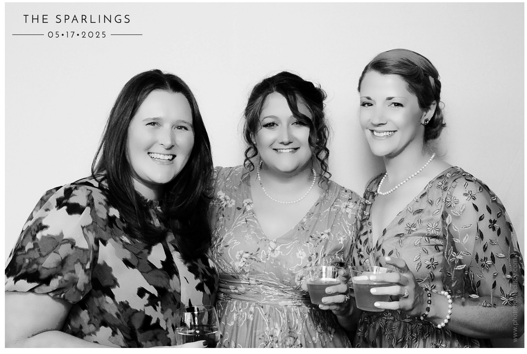 Emily & Matt | View more photos from the event at gallery.photoboothcincy.com/u/PhotoBoothCincy/Emily-Matt