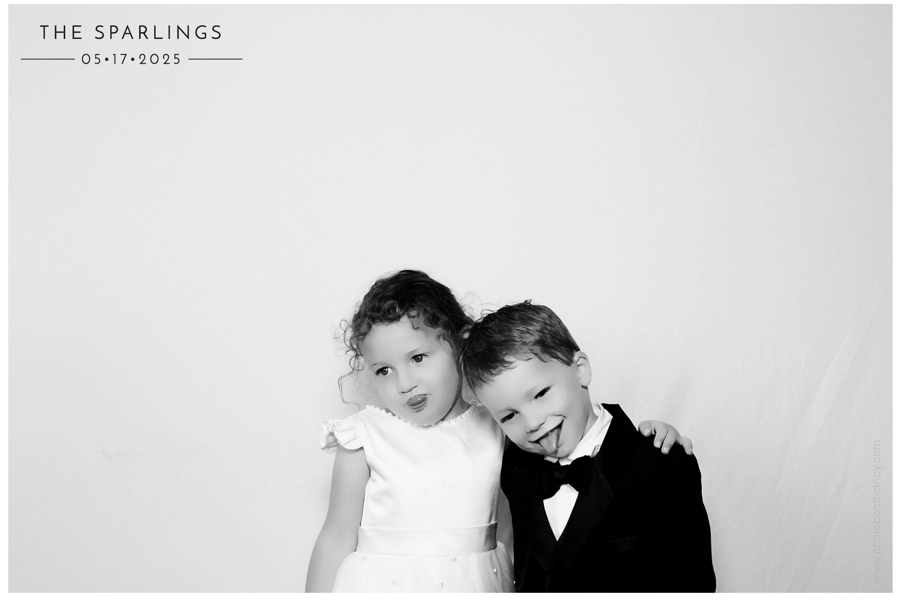 Emily & Matt | View more photos from the event at gallery.photoboothcincy.com/u/PhotoBoothCincy/Emily-Matt