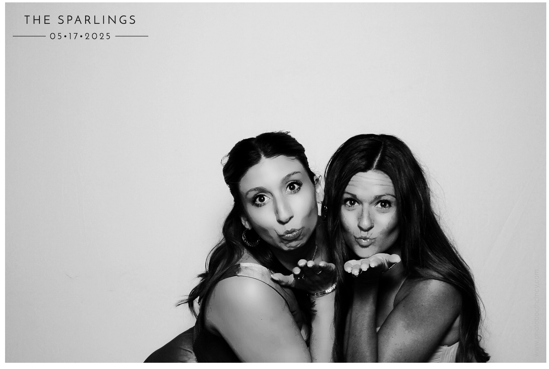 Emily & Matt | View more photos from the event at gallery.photoboothcincy.com/u/PhotoBoothCincy/Emily-Matt