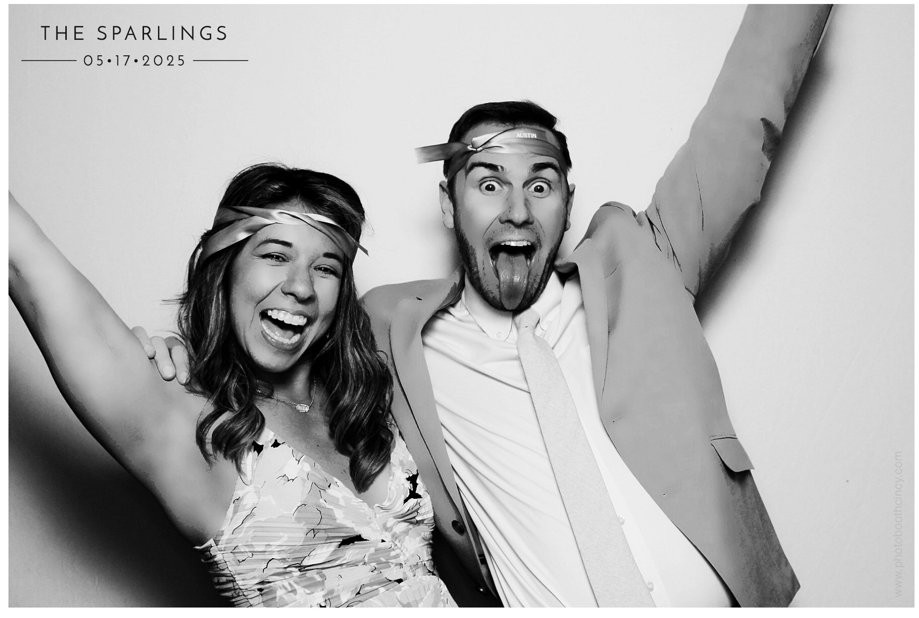 Emily & Matt | View more photos from the event at gallery.photoboothcincy.com/u/PhotoBoothCincy/Emily-Matt