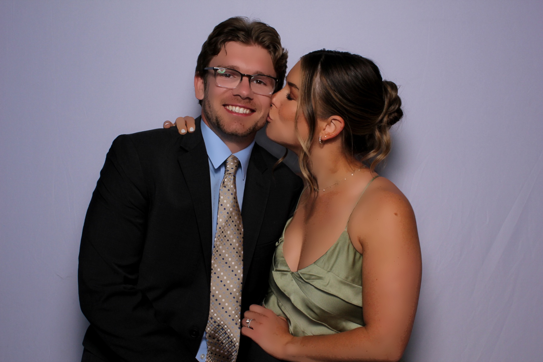 Emily & Matt | View more photos from the event at gallery.photoboothcincy.com/u/PhotoBoothCincy/Emily-Matt