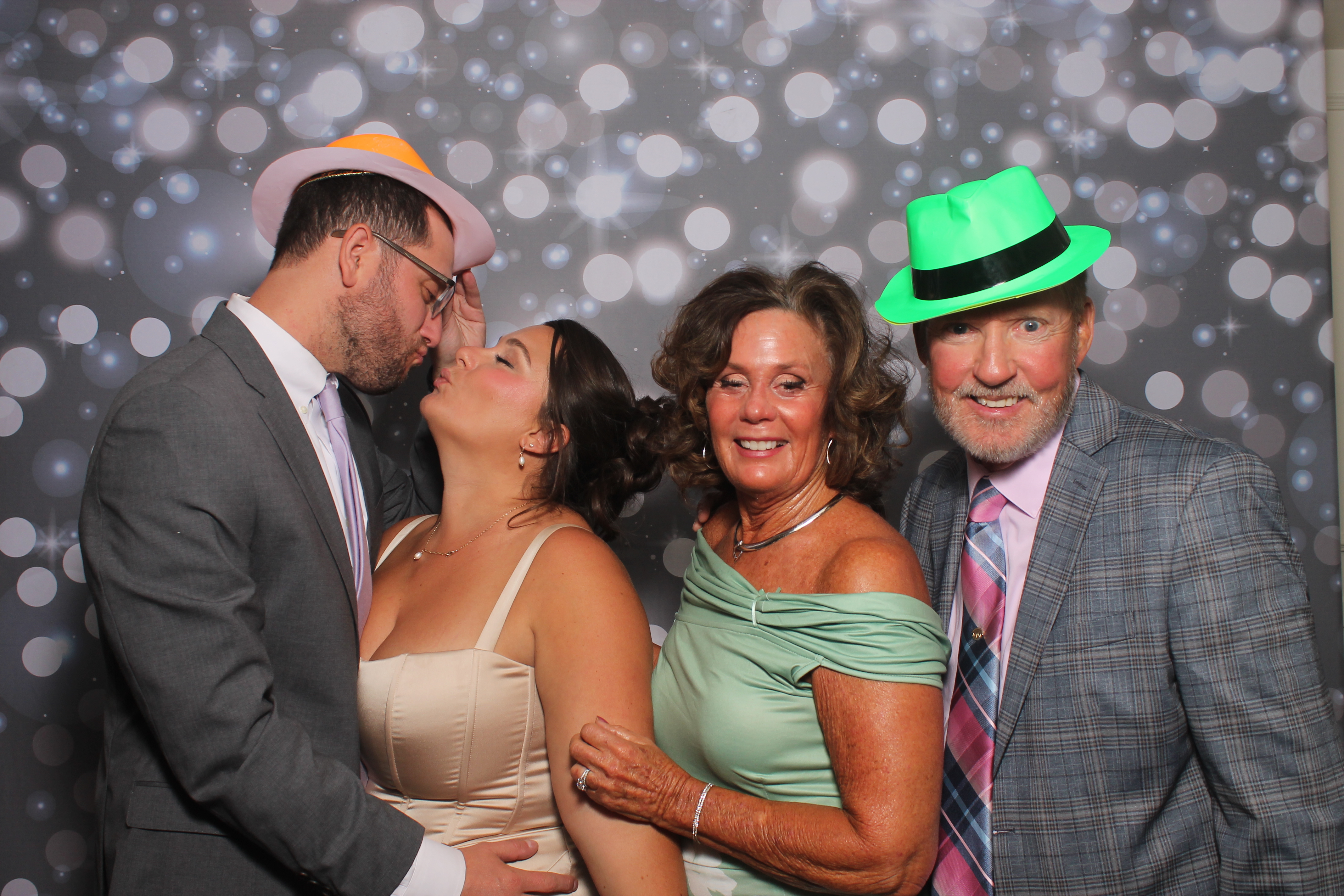Erin Perelstine Reception | View more photos from the event at gallery.photoboothcincy.com/u/PhotoBoothCincy/Erin-Perelstine-Reception