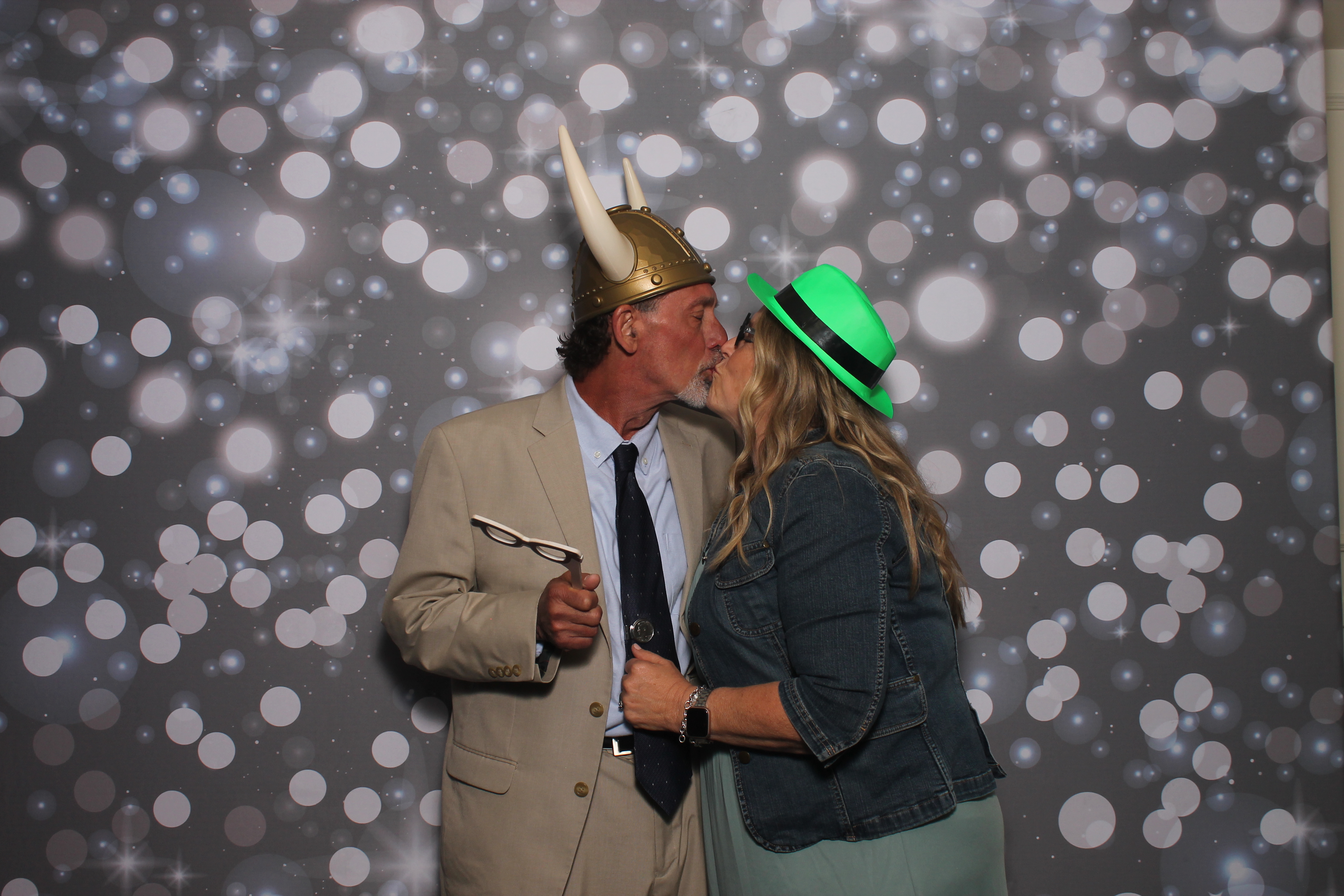 Erin Perelstine Reception | View more photos from the event at gallery.photoboothcincy.com/u/PhotoBoothCincy/Erin-Perelstine-Reception