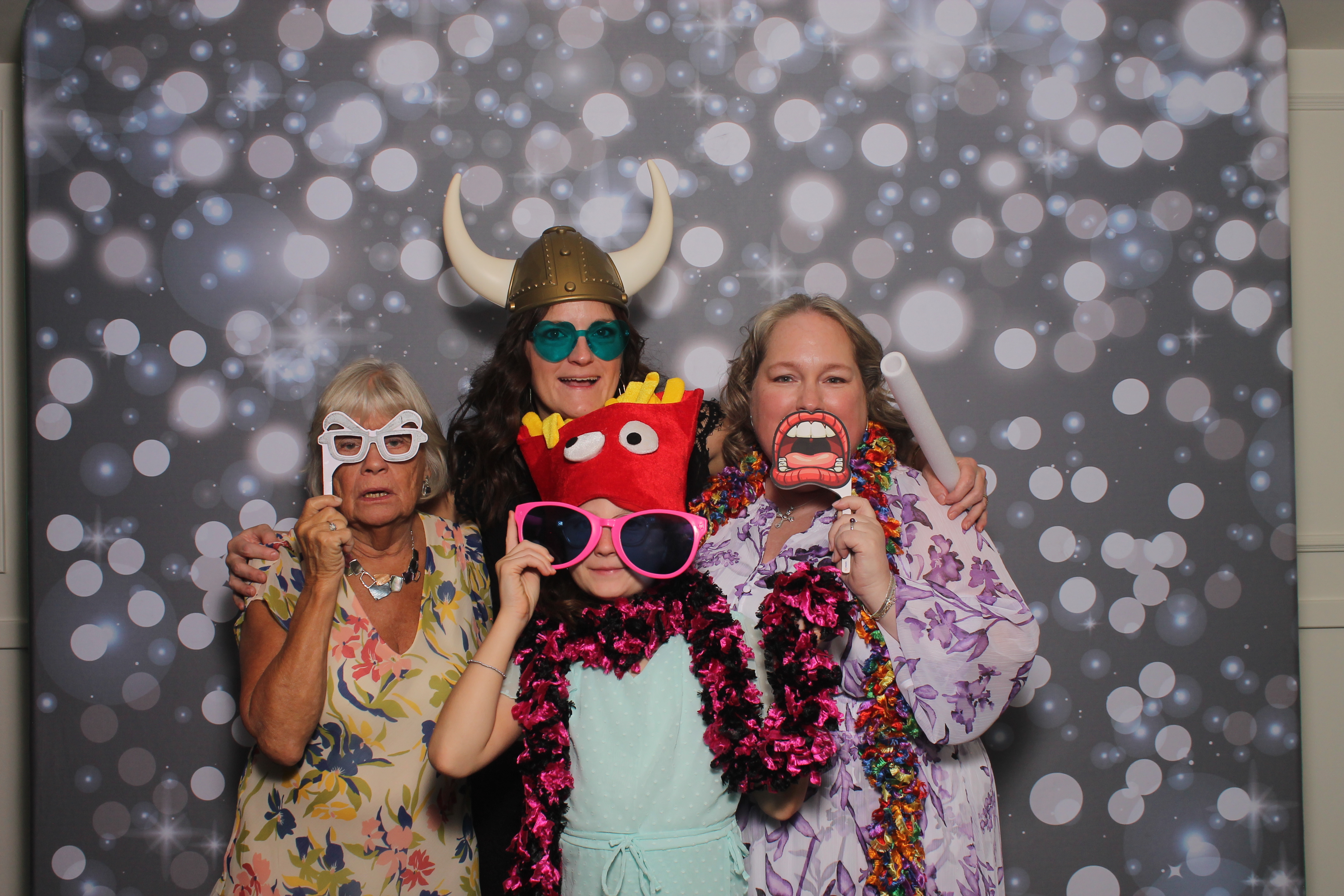 Erin Perelstine Reception | View more photos from the event at gallery.photoboothcincy.com/u/PhotoBoothCincy/Erin-Perelstine-Reception