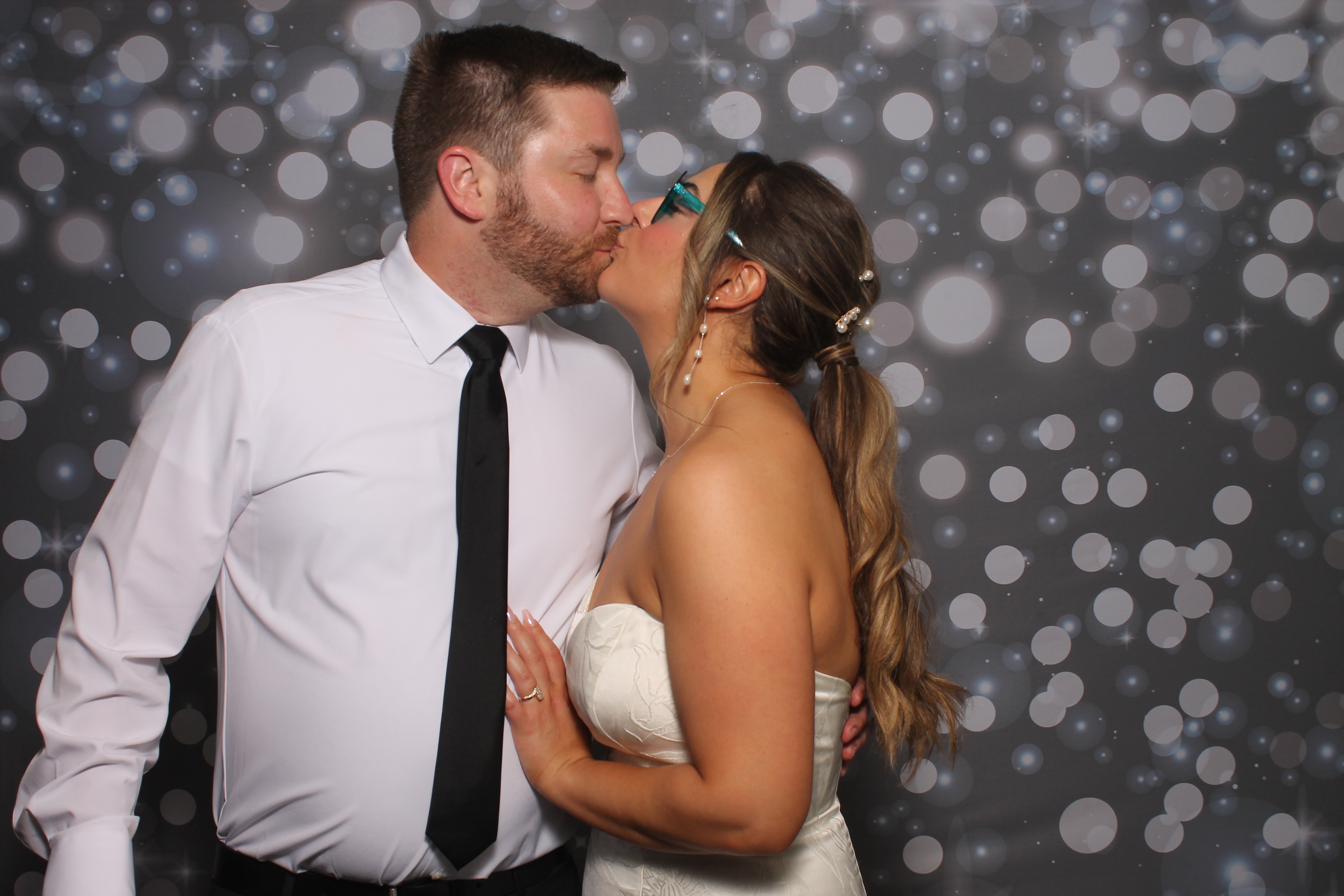 Erin Perelstine Reception | View more photos from the event at gallery.photoboothcincy.com/u/PhotoBoothCincy/Erin-Perelstine-Reception
