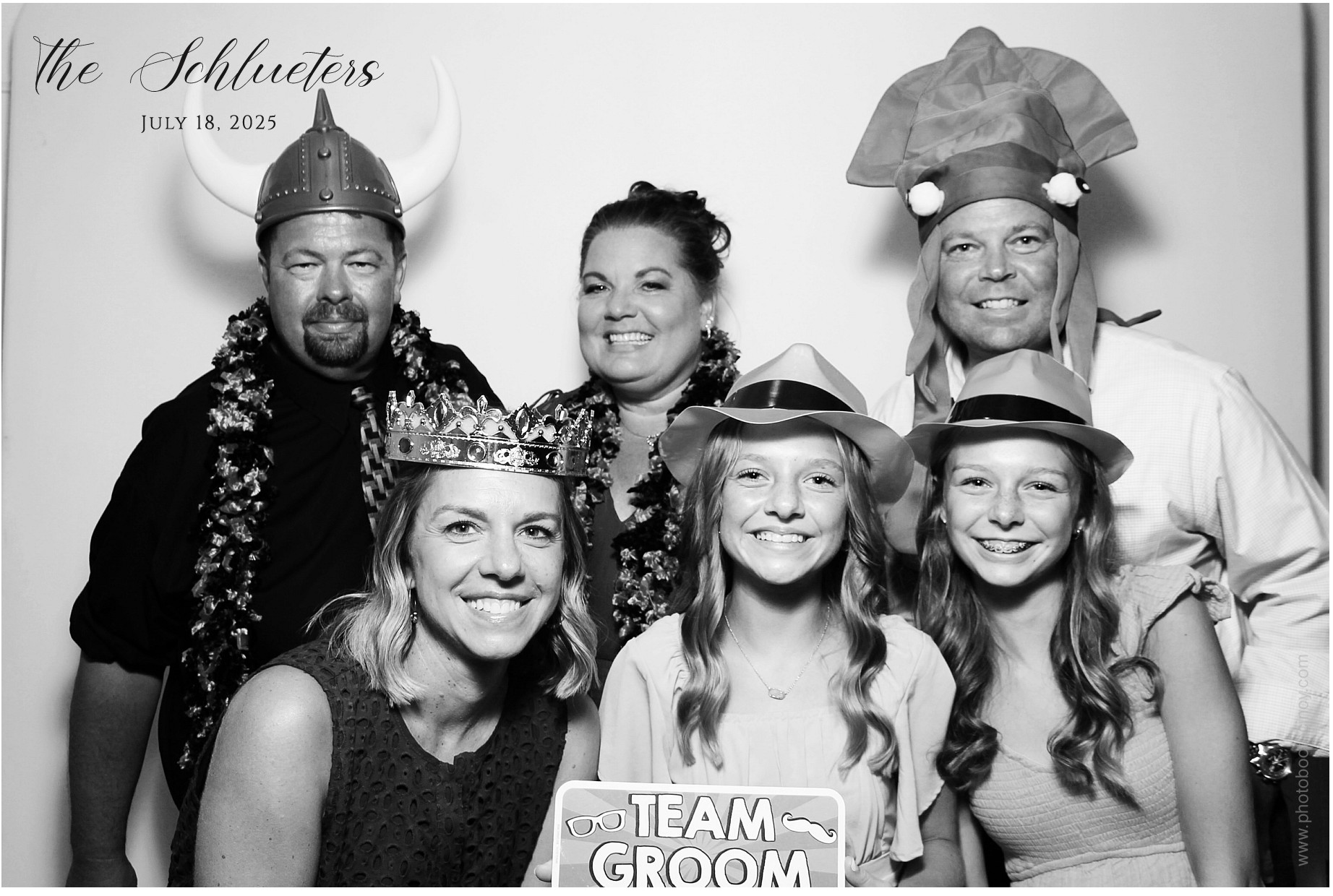 Erin & Tim | View more photos from the event at gallery.photoboothcincy.com/u/PhotoBoothCincy/Erin-Tim