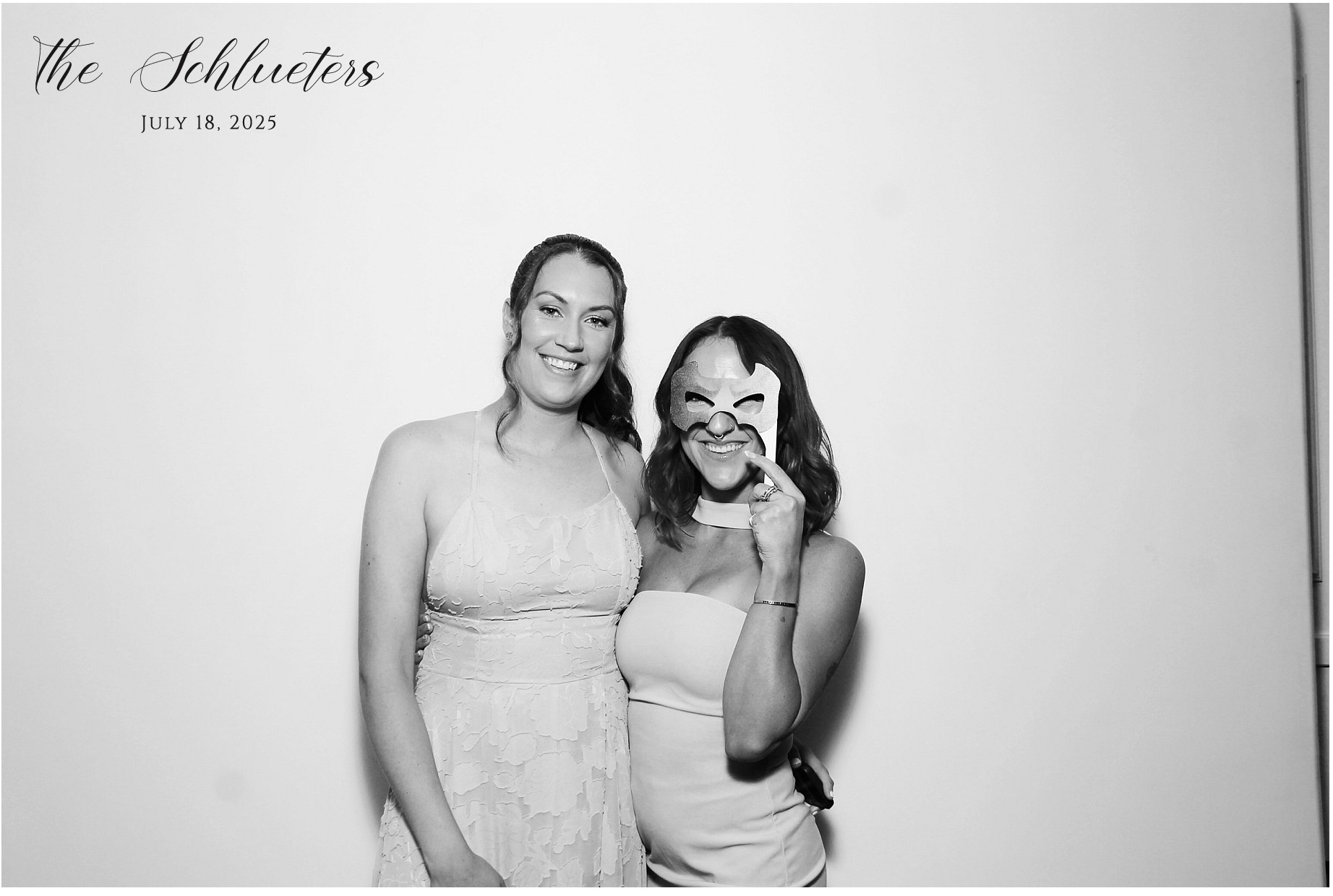 Erin & Tim | View more photos from the event at gallery.photoboothcincy.com/u/PhotoBoothCincy/Erin-Tim