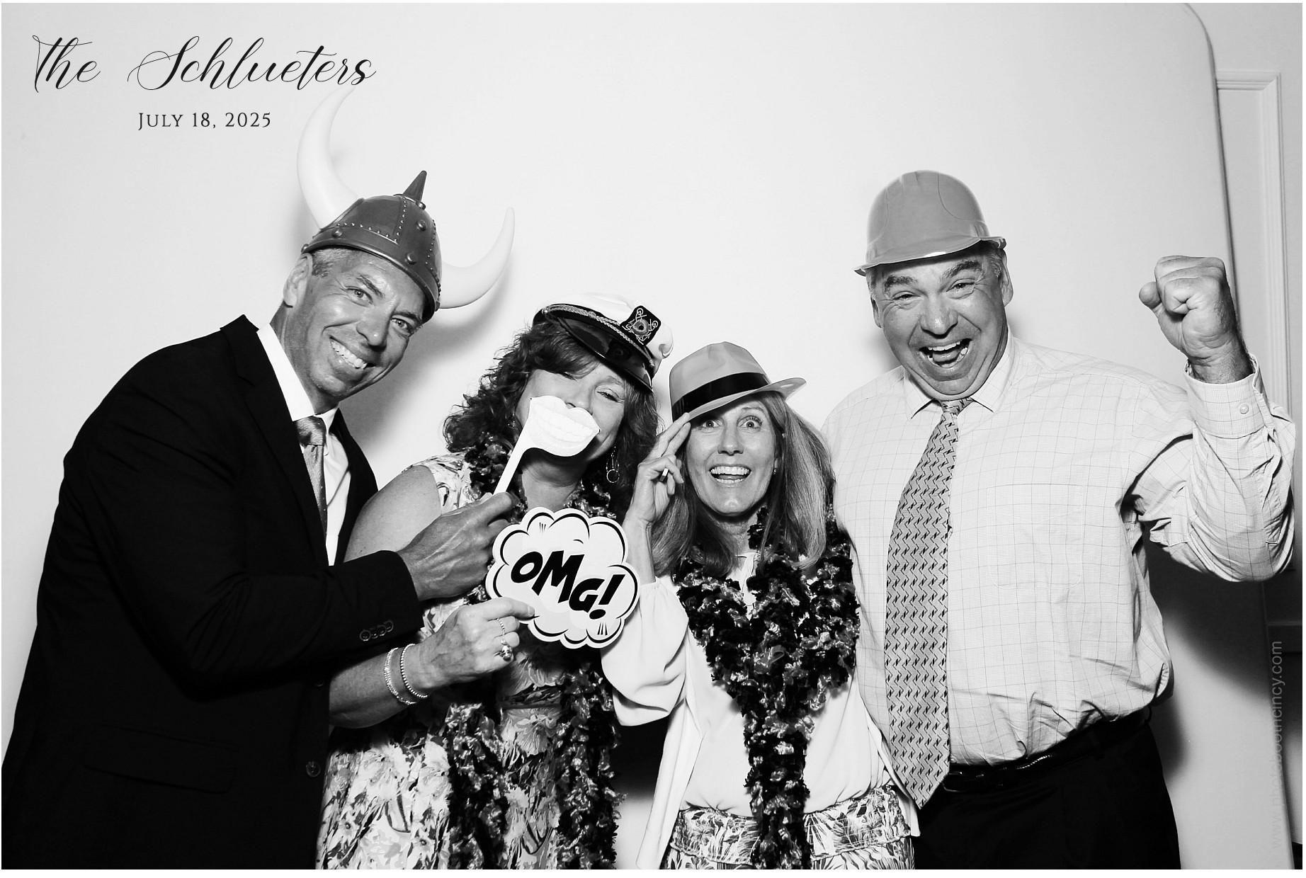 Erin & Tim | View more photos from the event at gallery.photoboothcincy.com/u/PhotoBoothCincy/Erin-Tim