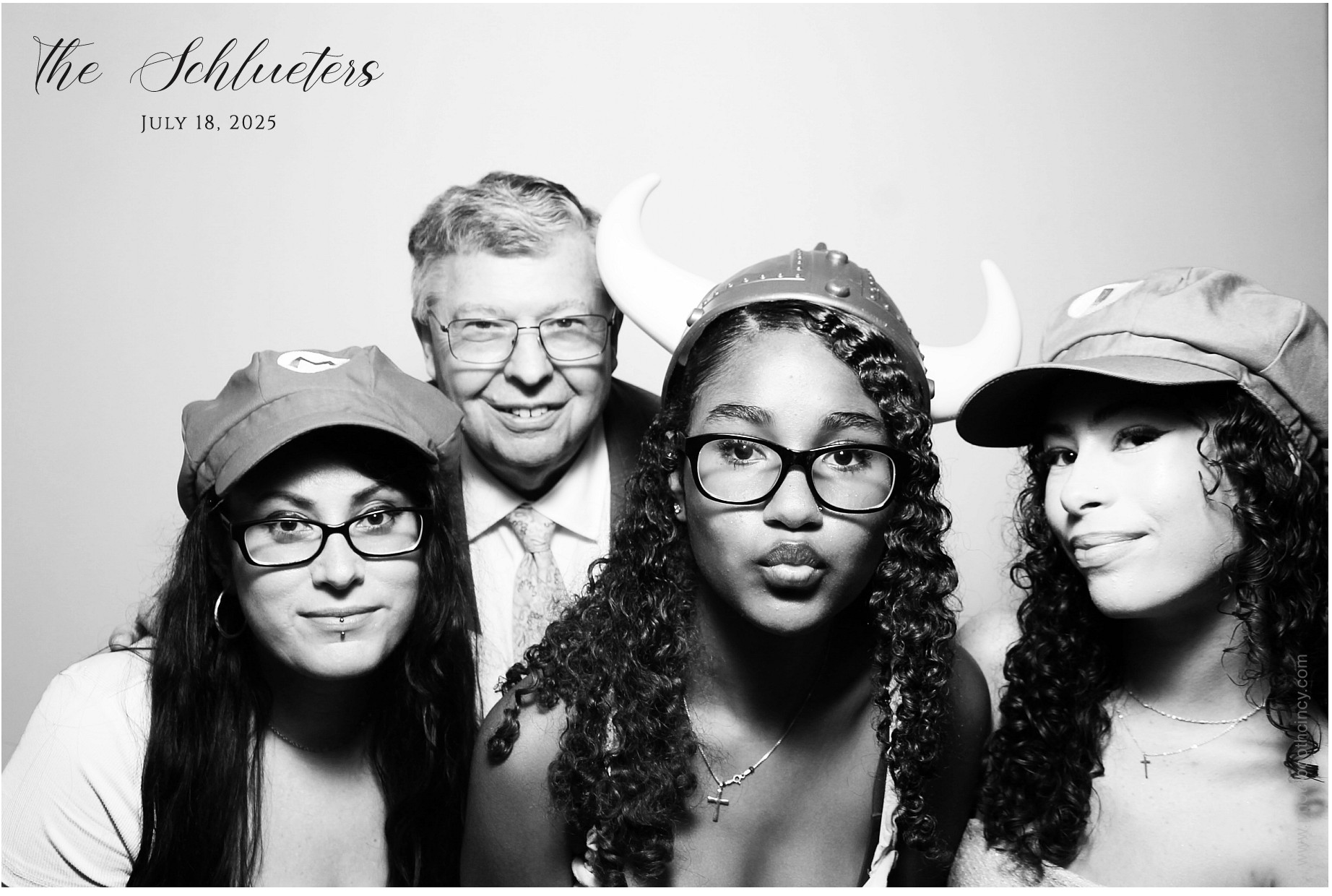 Erin & Tim | View more photos from the event at gallery.photoboothcincy.com/u/PhotoBoothCincy/Erin-Tim