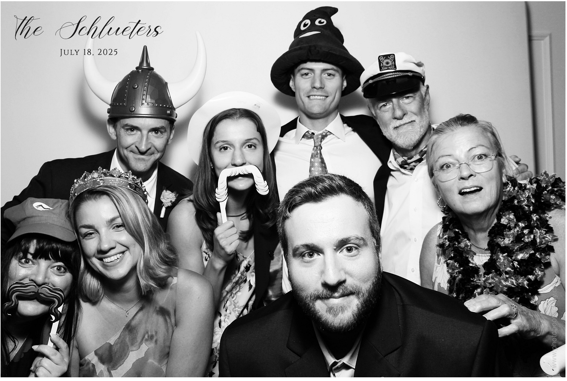 Erin & Tim | View more photos from the event at gallery.photoboothcincy.com/u/PhotoBoothCincy/Erin-Tim