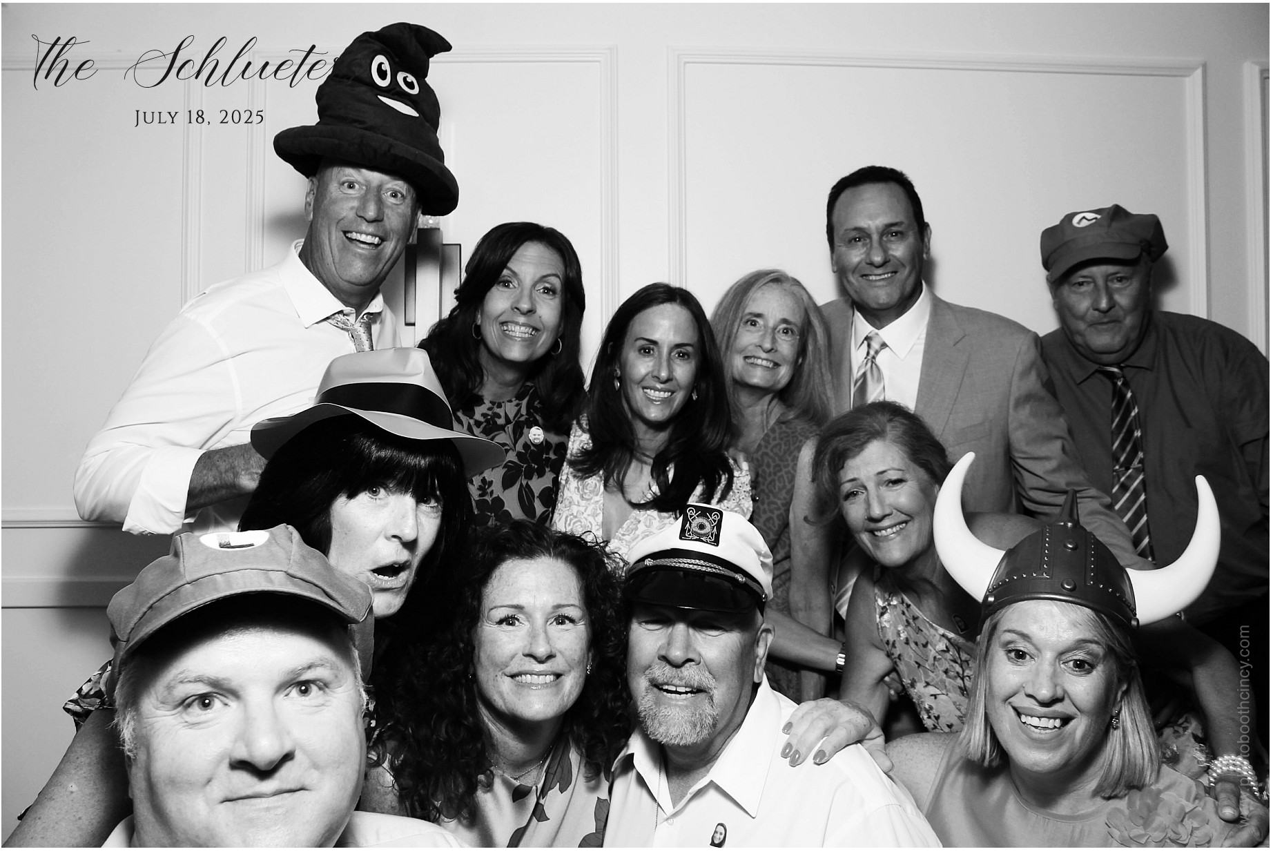 Erin & Tim | View more photos from the event at gallery.photoboothcincy.com/u/PhotoBoothCincy/Erin-Tim