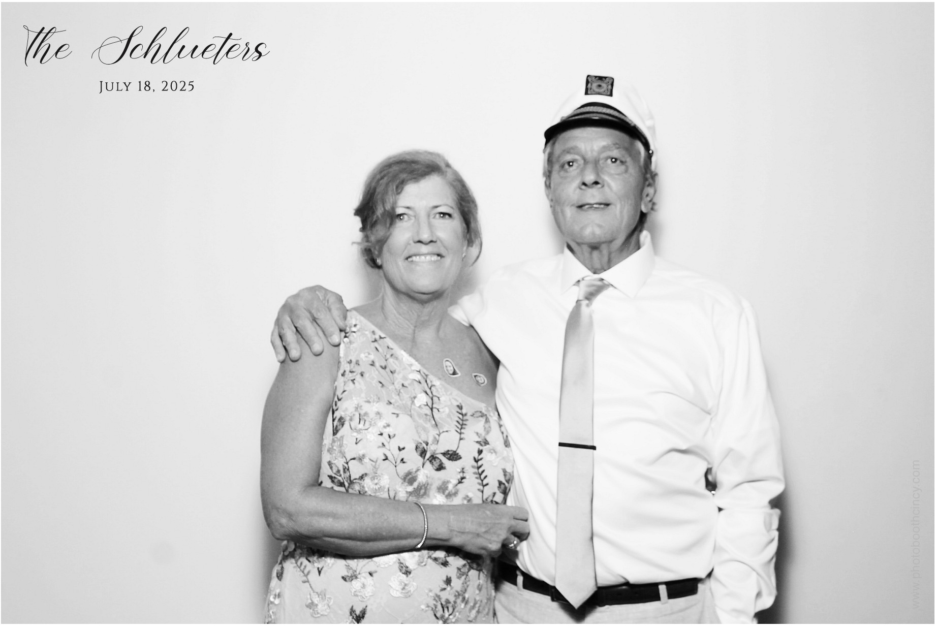 Erin & Tim | View more photos from the event at gallery.photoboothcincy.com/u/PhotoBoothCincy/Erin-Tim