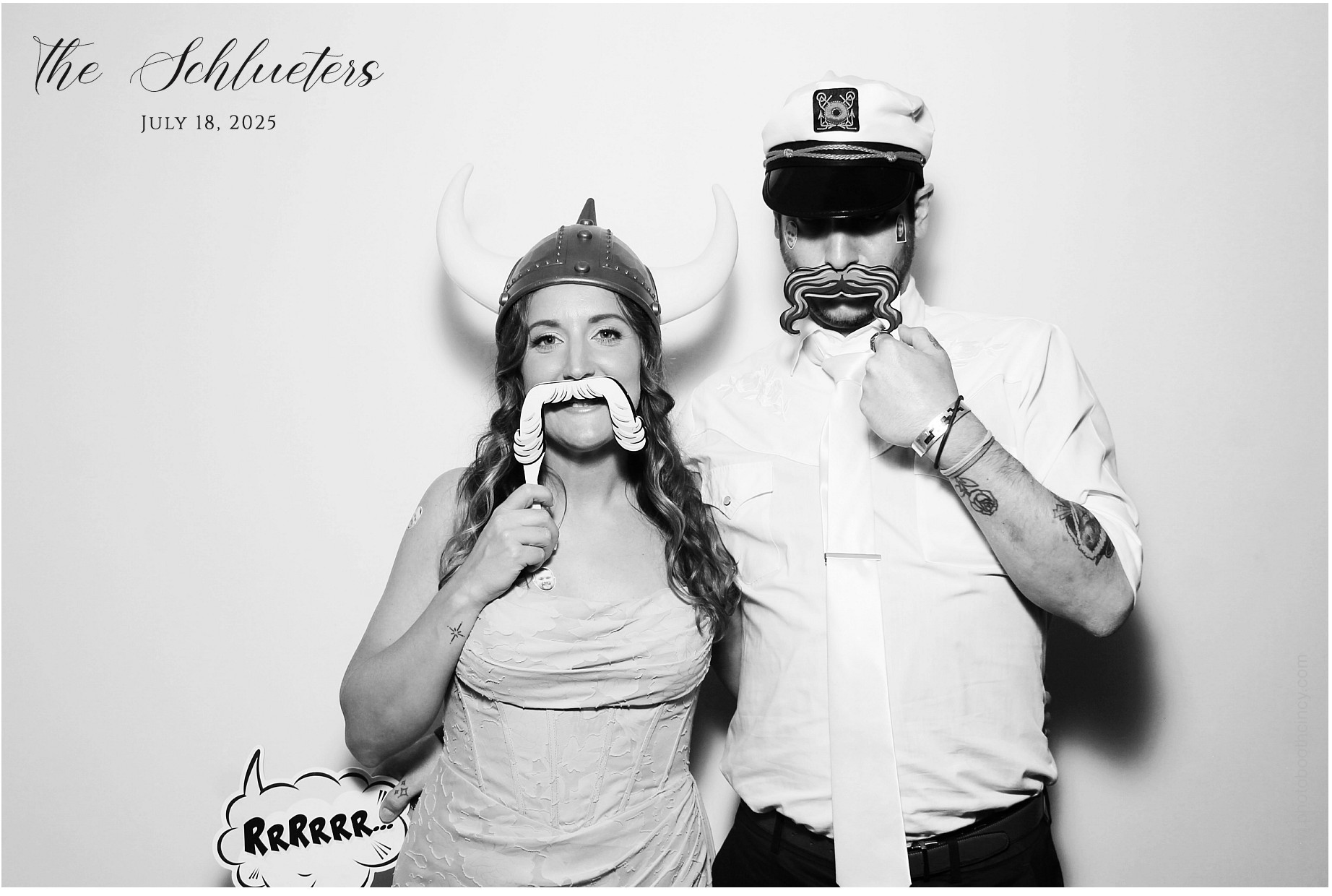 Erin & Tim | View more photos from the event at gallery.photoboothcincy.com/u/PhotoBoothCincy/Erin-Tim