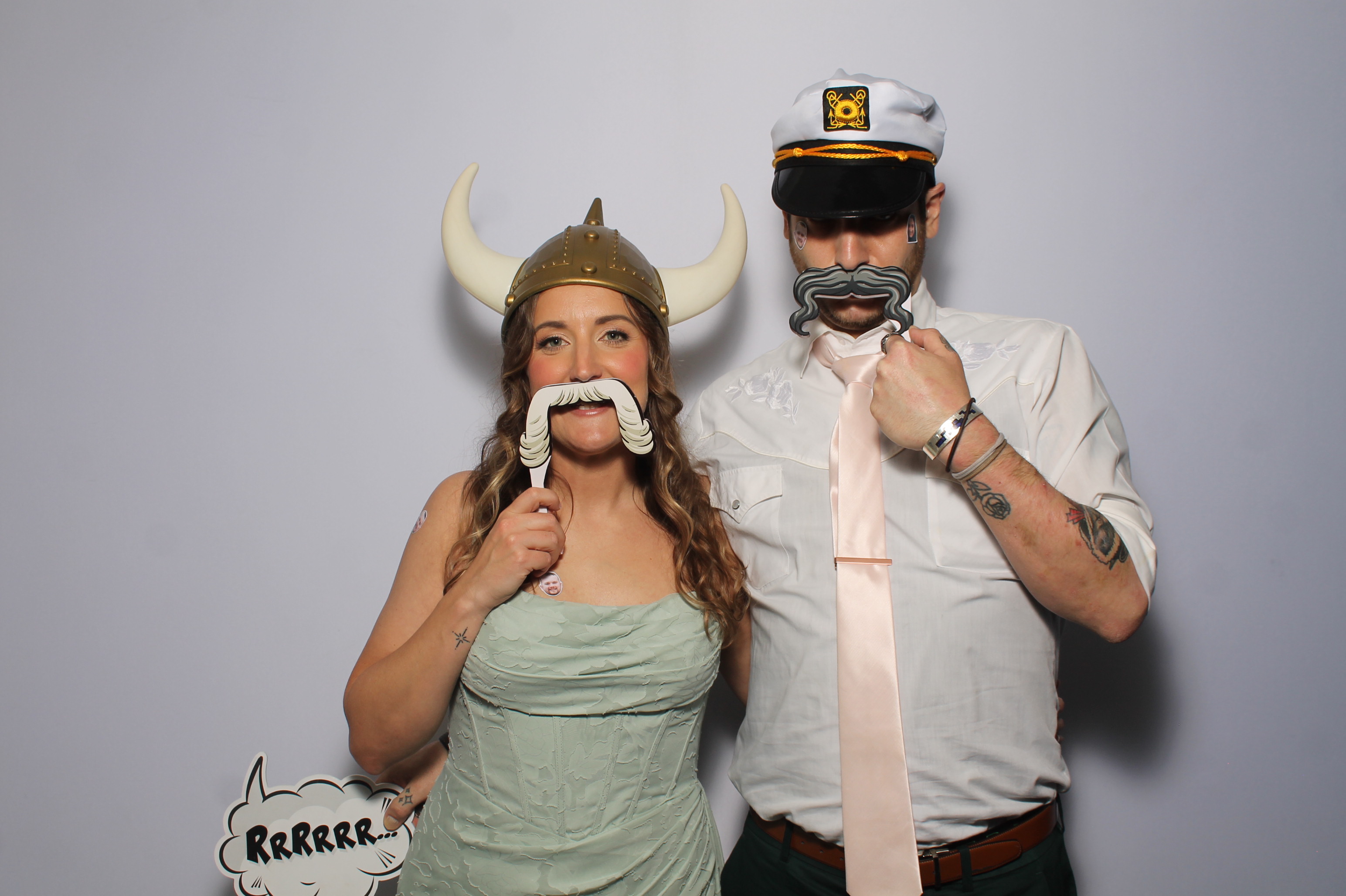 Erin & Tim | View more photos from the event at gallery.photoboothcincy.com/u/PhotoBoothCincy/Erin-Tim