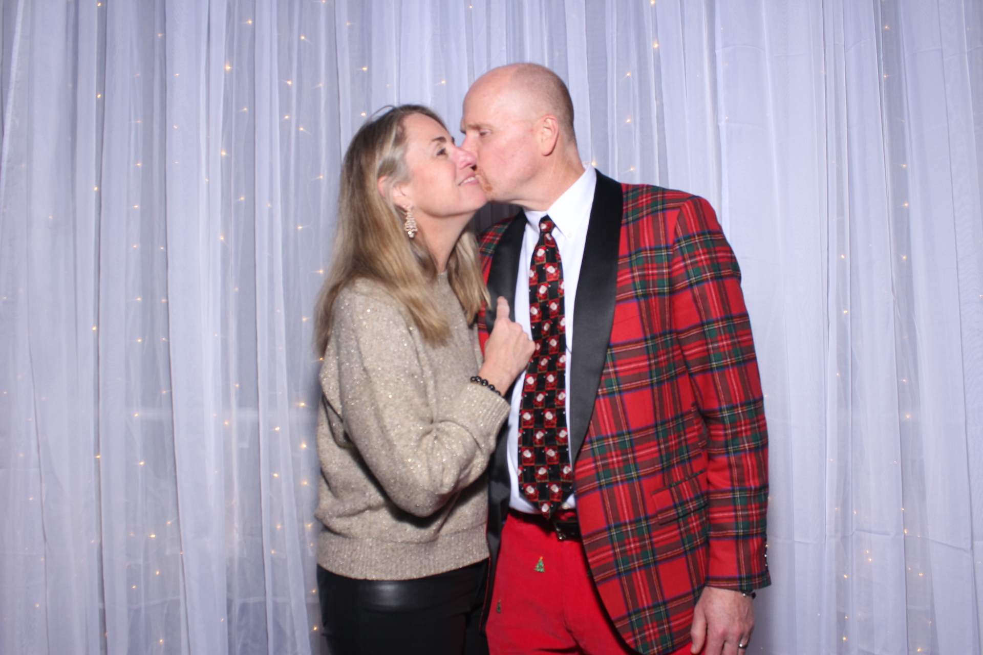 FEG Holiday Party | View more photos from the event at gallery.photoboothcincy.com/u/PhotoBoothCincy/FEG-Holiday-Party