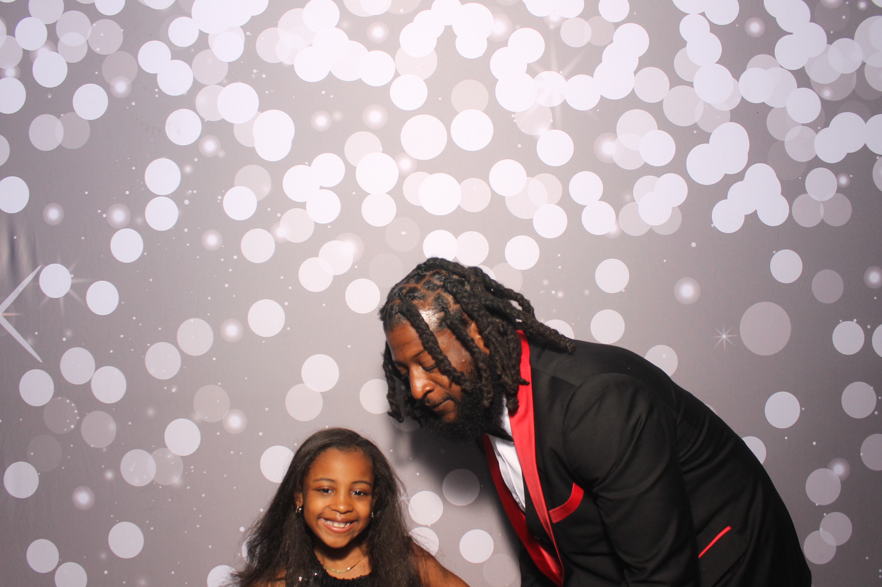 Father Daughter Cupcake Prom | View more photos from the event at gallery.photoboothcincy.com/u/PhotoBoothCincy/Father-Daughter-Cupcake-Prom-1