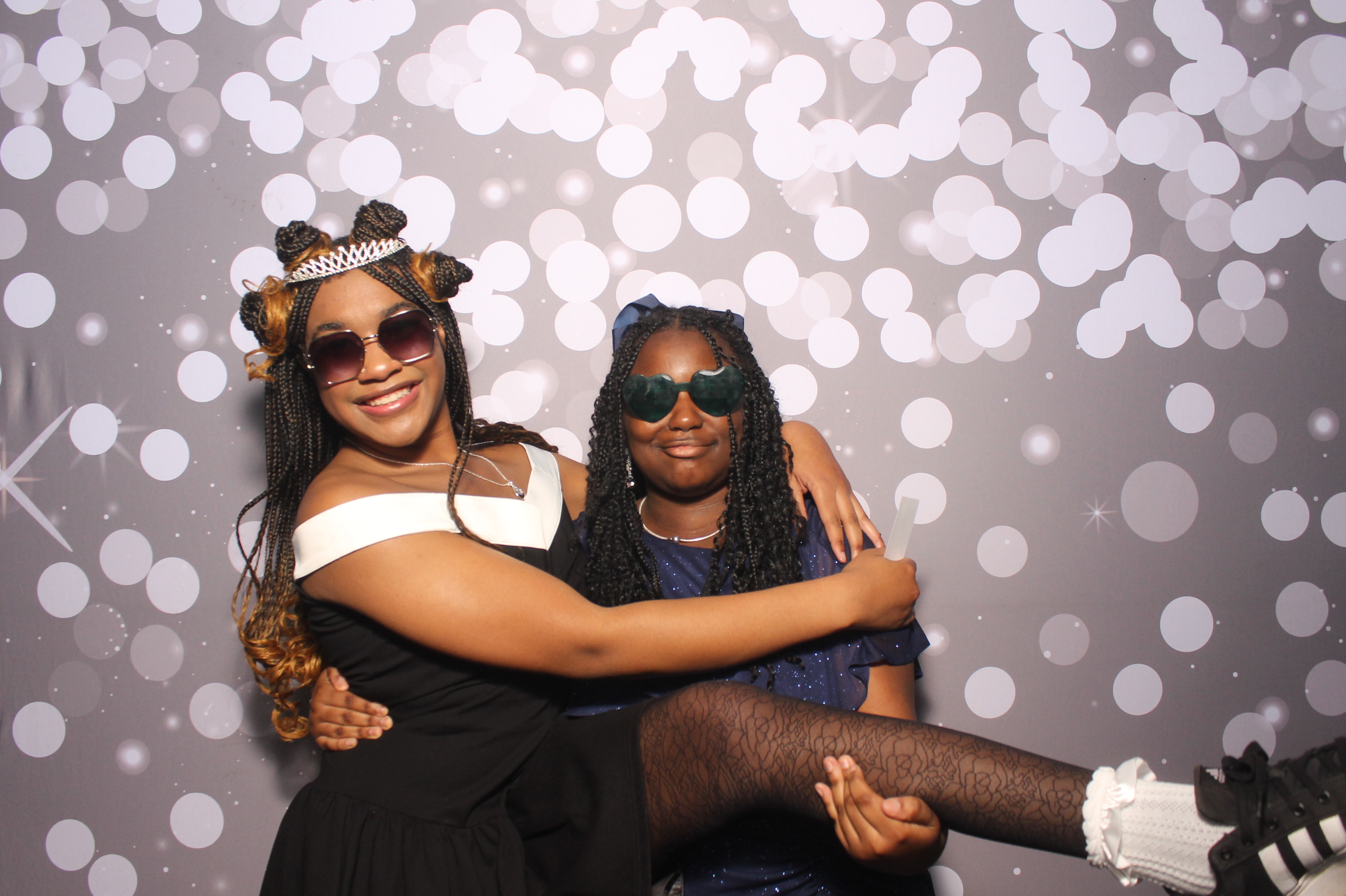 Father Daughter Cupcake Prom | View more photos from the event at gallery.photoboothcincy.com/u/PhotoBoothCincy/Father-Daughter-Cupcake-Prom-1