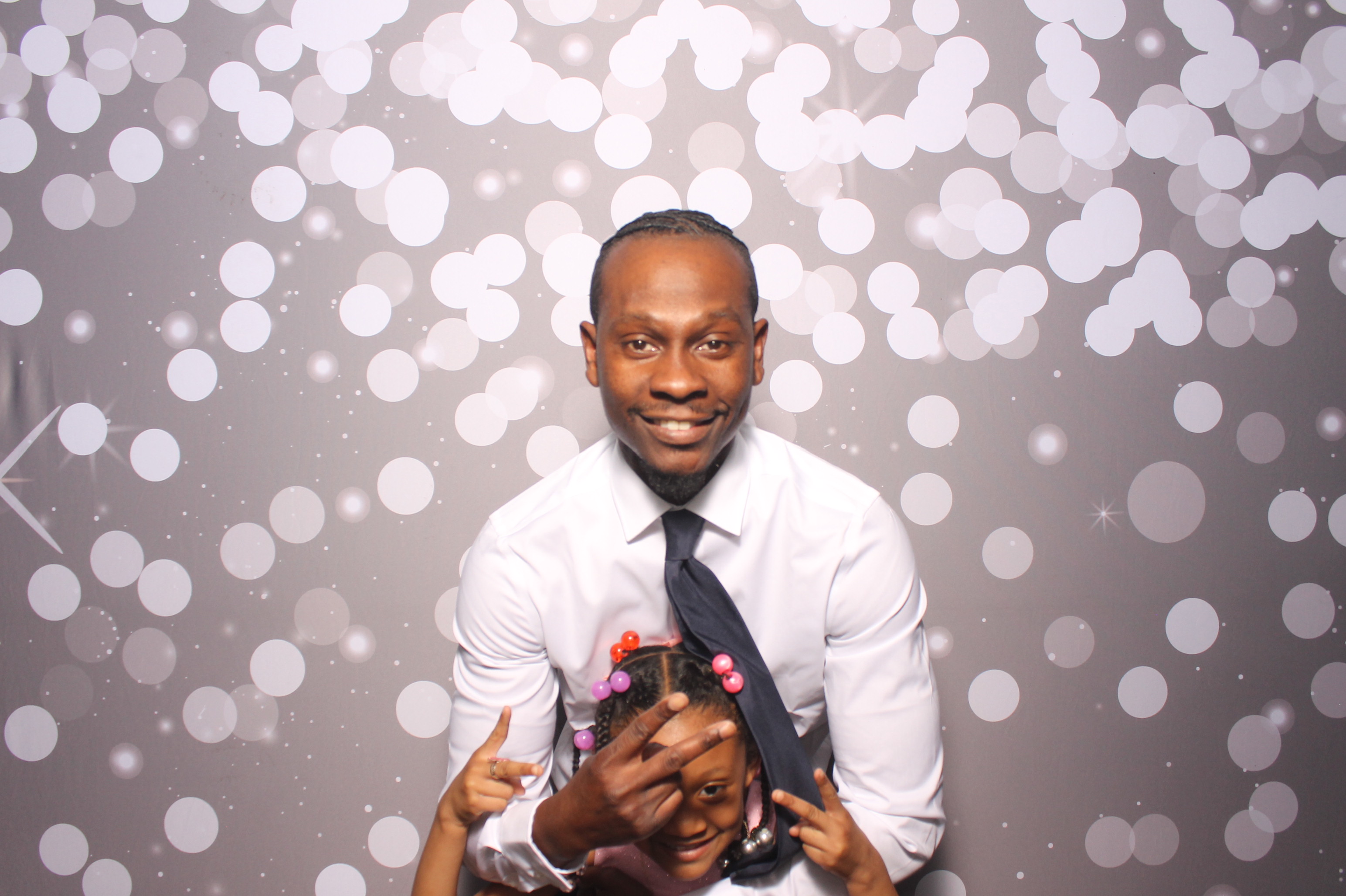 Father Daughter Cupcake Prom | View more photos from the event at gallery.photoboothcincy.com/u/PhotoBoothCincy/Father-Daughter-Cupcake-Prom-1