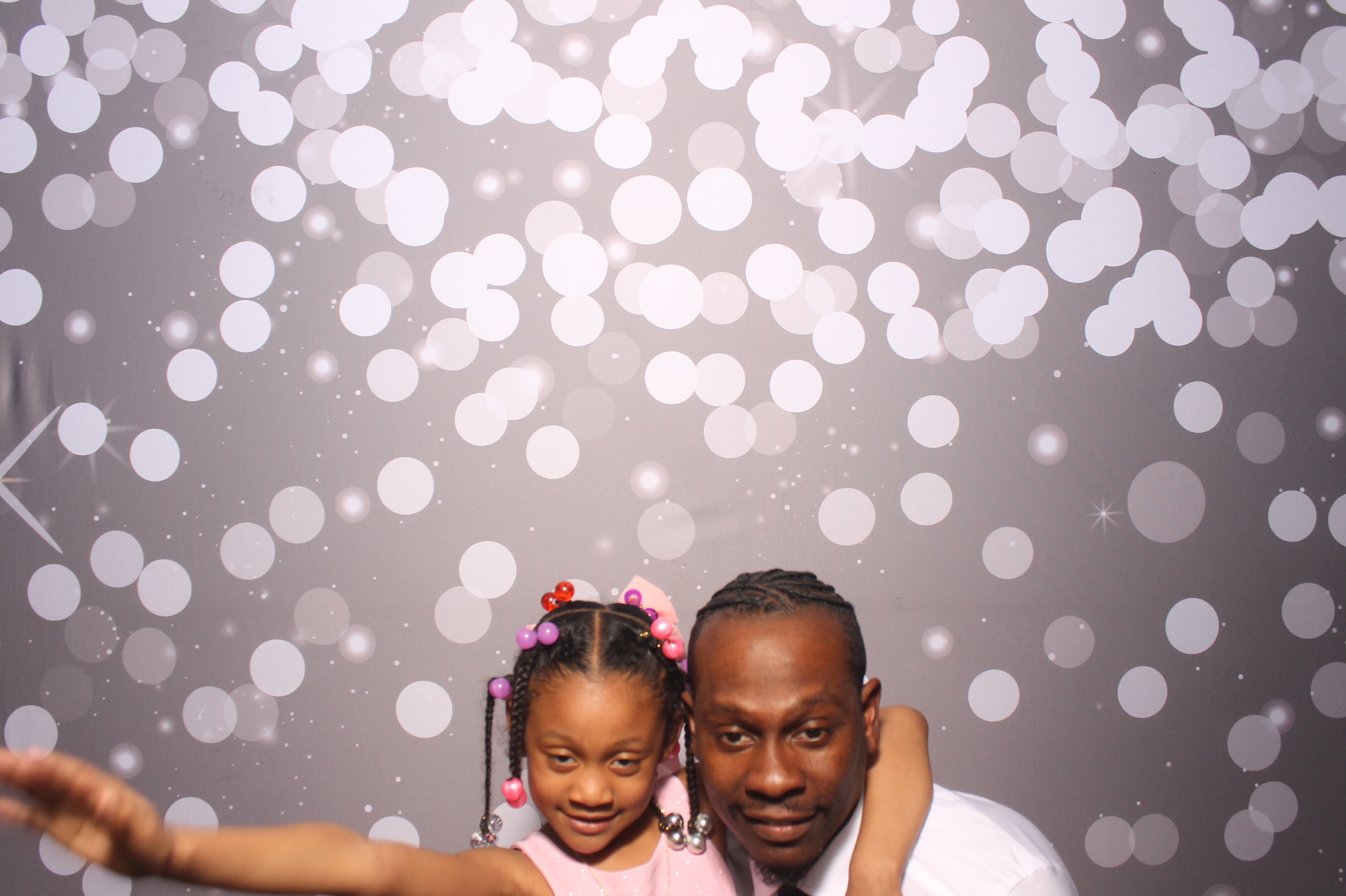 Father Daughter Cupcake Prom | View more photos from the event at gallery.photoboothcincy.com/u/PhotoBoothCincy/Father-Daughter-Cupcake-Prom-1