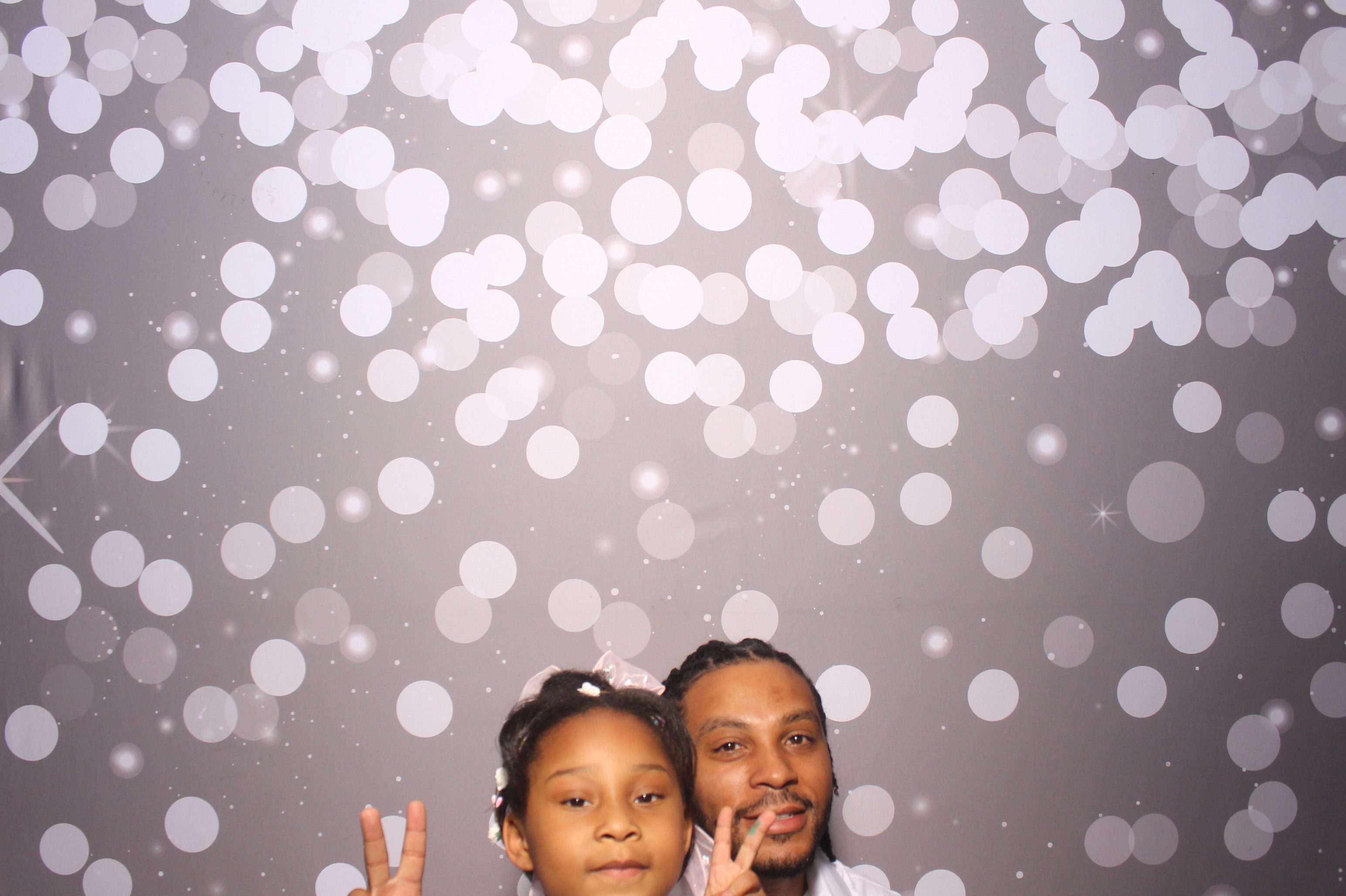 Father Daughter Cupcake Prom | View more photos from the event at gallery.photoboothcincy.com/u/PhotoBoothCincy/Father-Daughter-Cupcake-Prom-1