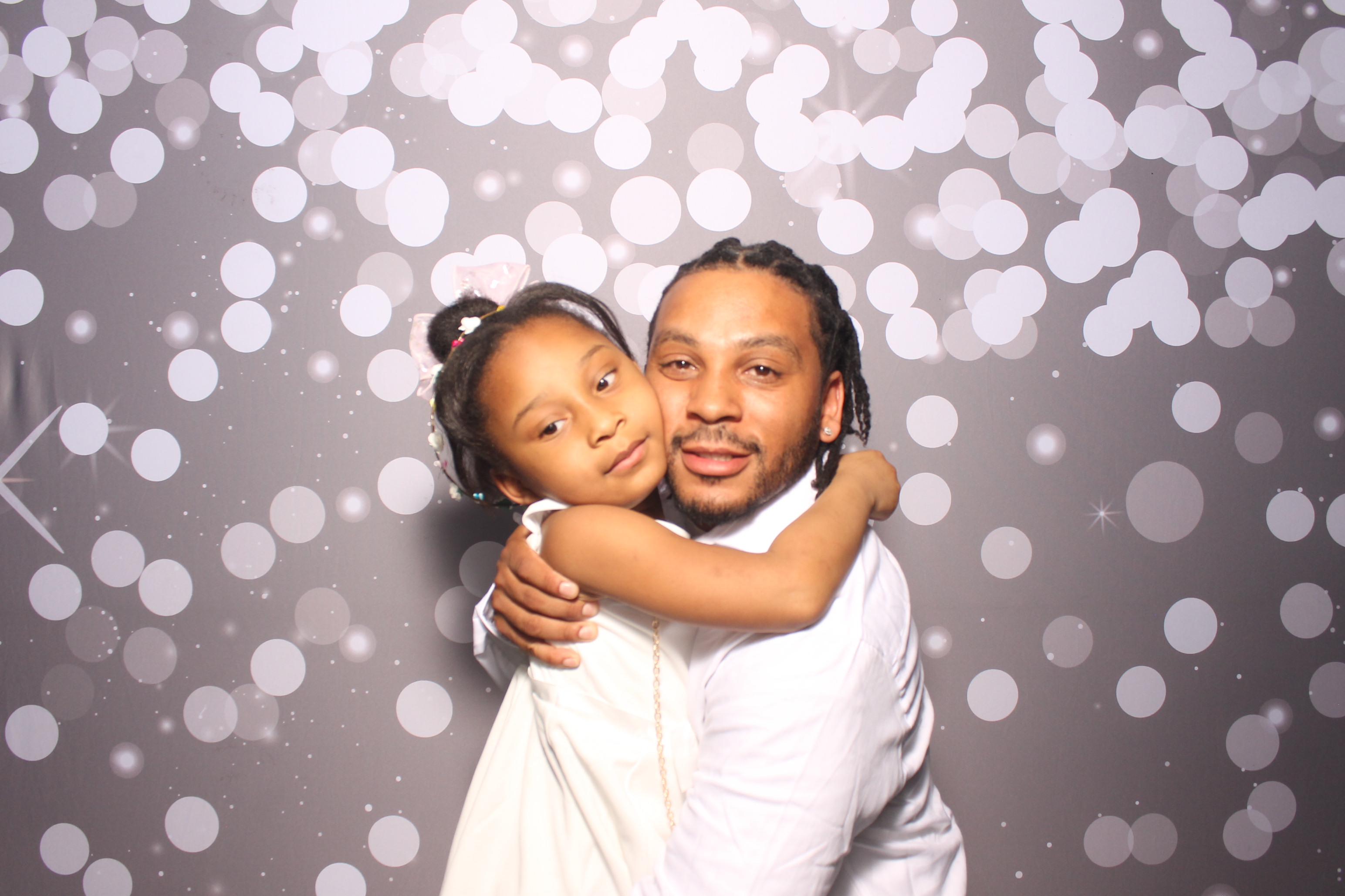 Father Daughter Cupcake Prom | View more photos from the event at gallery.photoboothcincy.com/u/PhotoBoothCincy/Father-Daughter-Cupcake-Prom-1