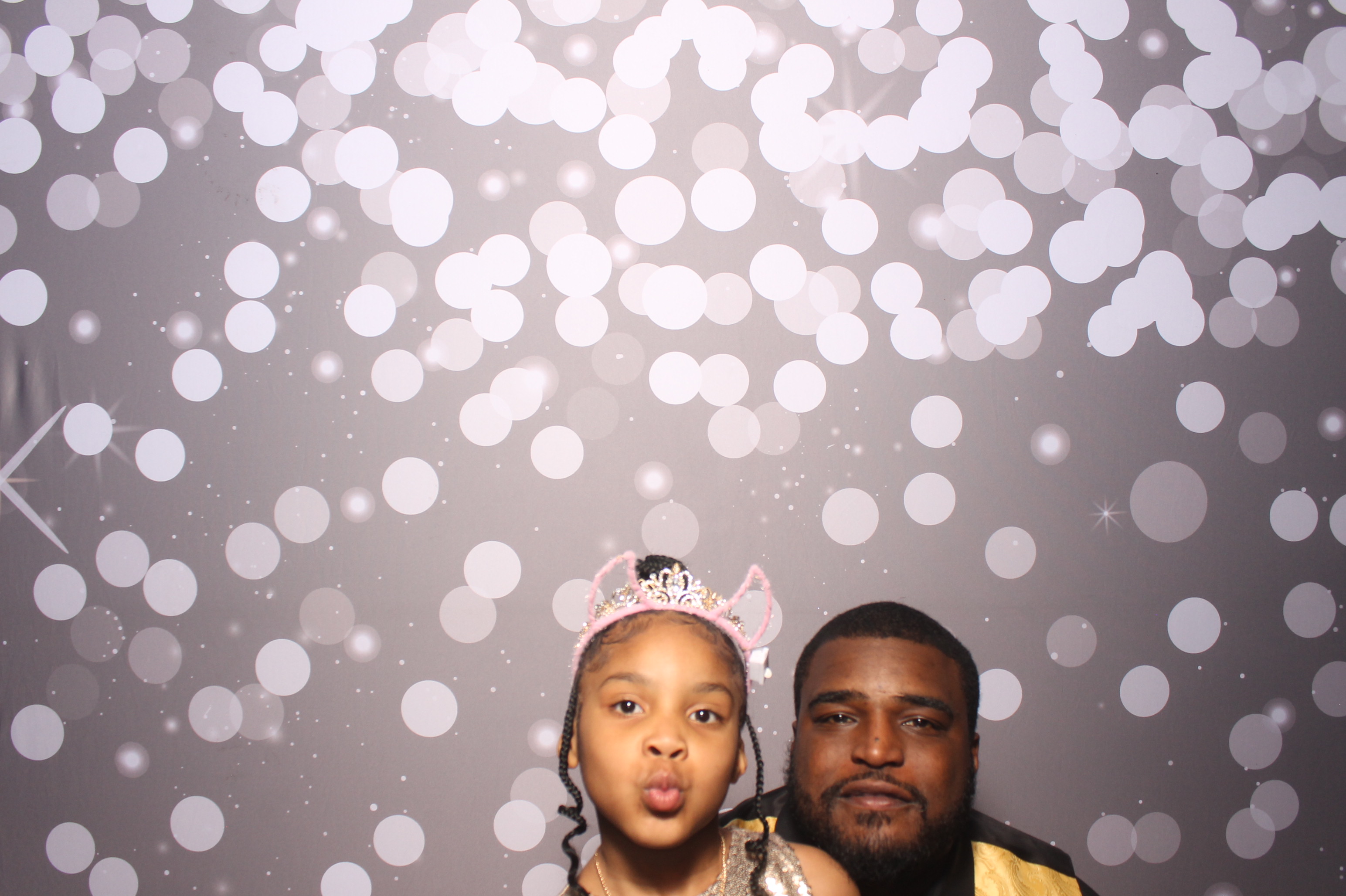Father Daughter Cupcake Prom | View more photos from the event at gallery.photoboothcincy.com/u/PhotoBoothCincy/Father-Daughter-Cupcake-Prom-1